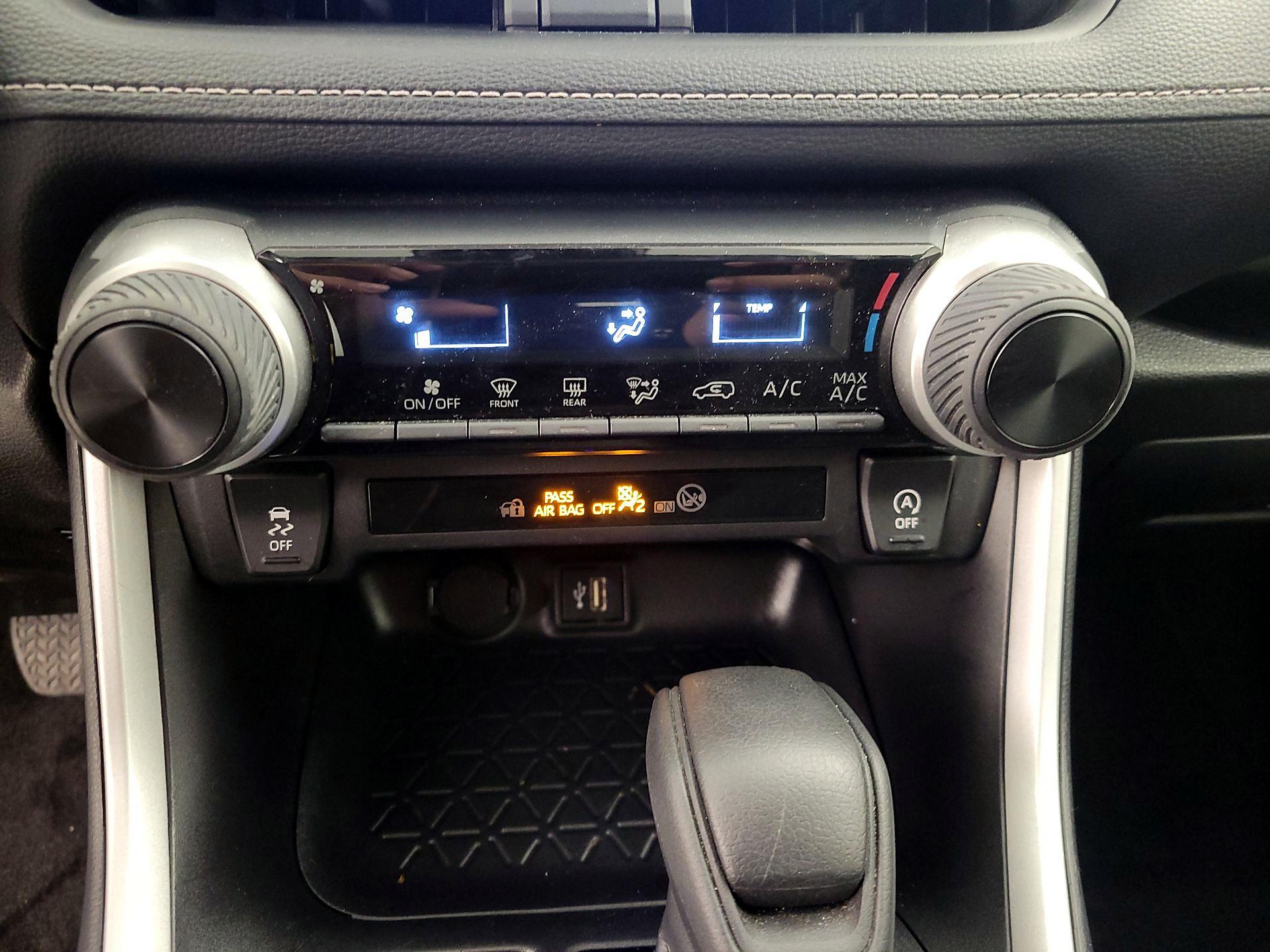 Thumbnail: 2025 Toyota RAV4 - 16