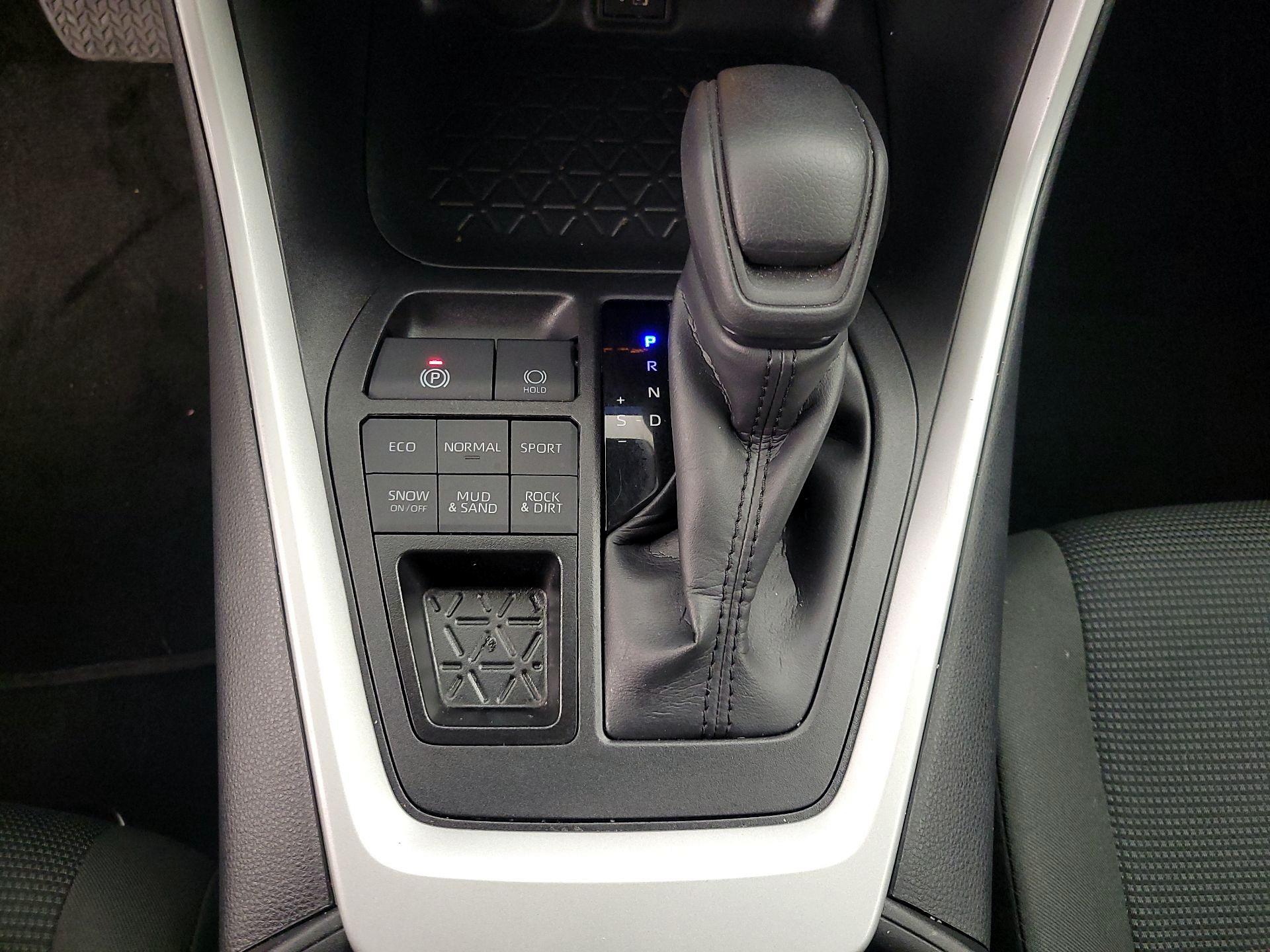 Thumbnail: 2025 Toyota RAV4 - 17