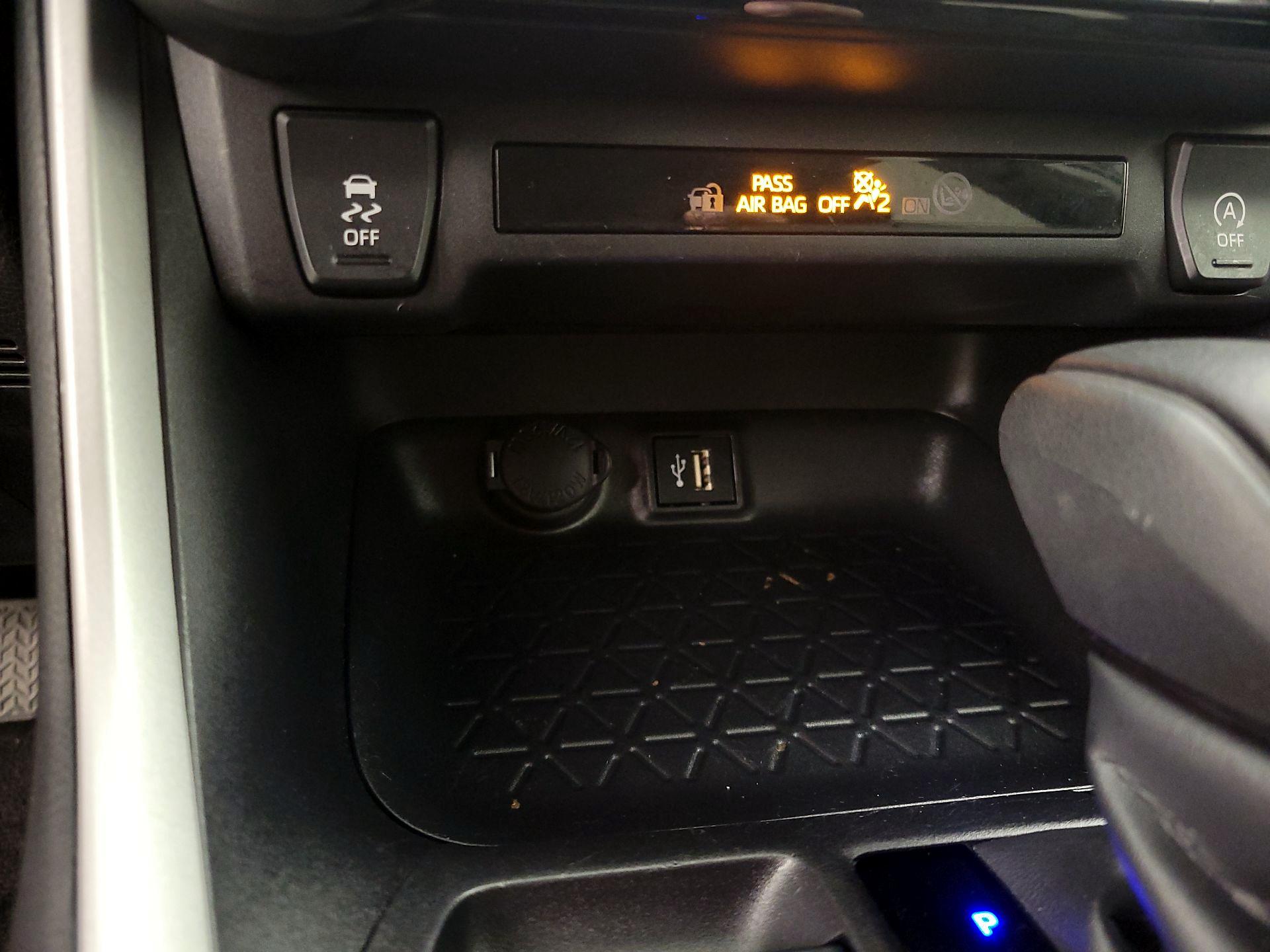 Thumbnail: 2025 Toyota RAV4 - 18