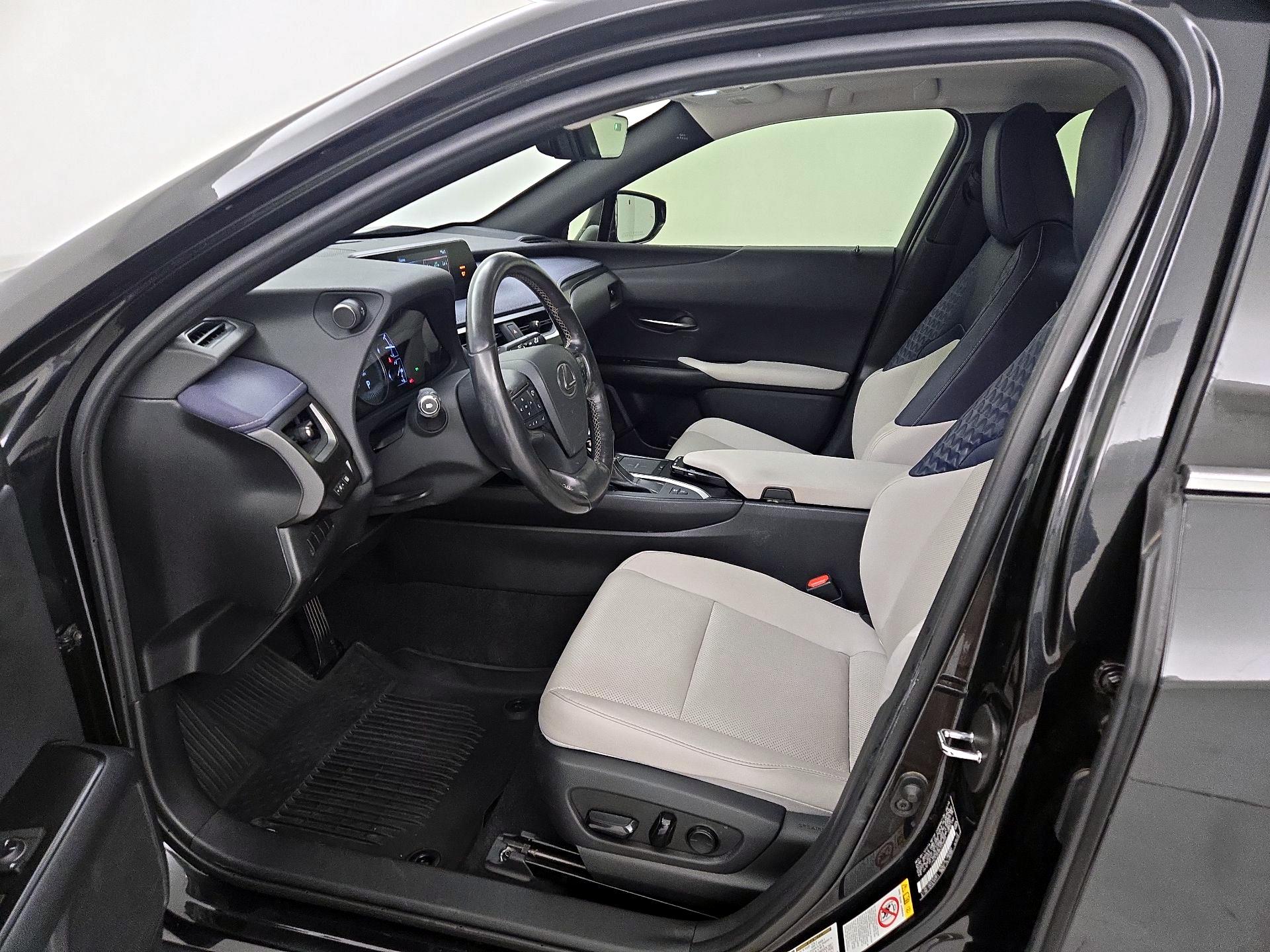 Thumbnail: 2019 Lexus UX - 11