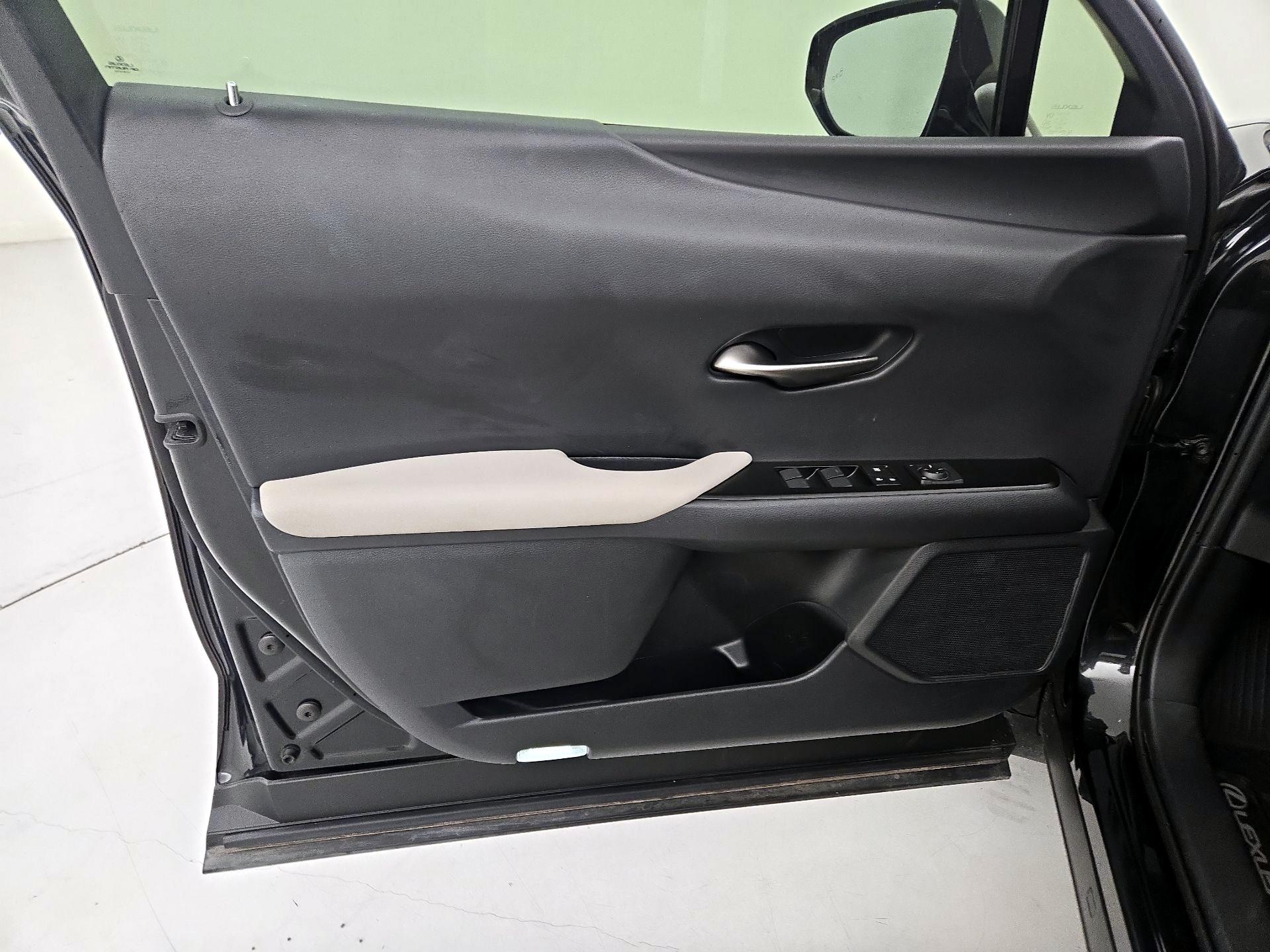 Thumbnail: 2019 Lexus UX - 12