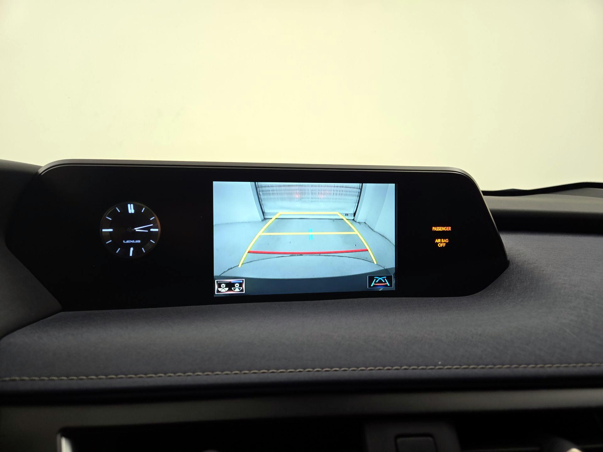 Thumbnail: 2019 Lexus UX - 14