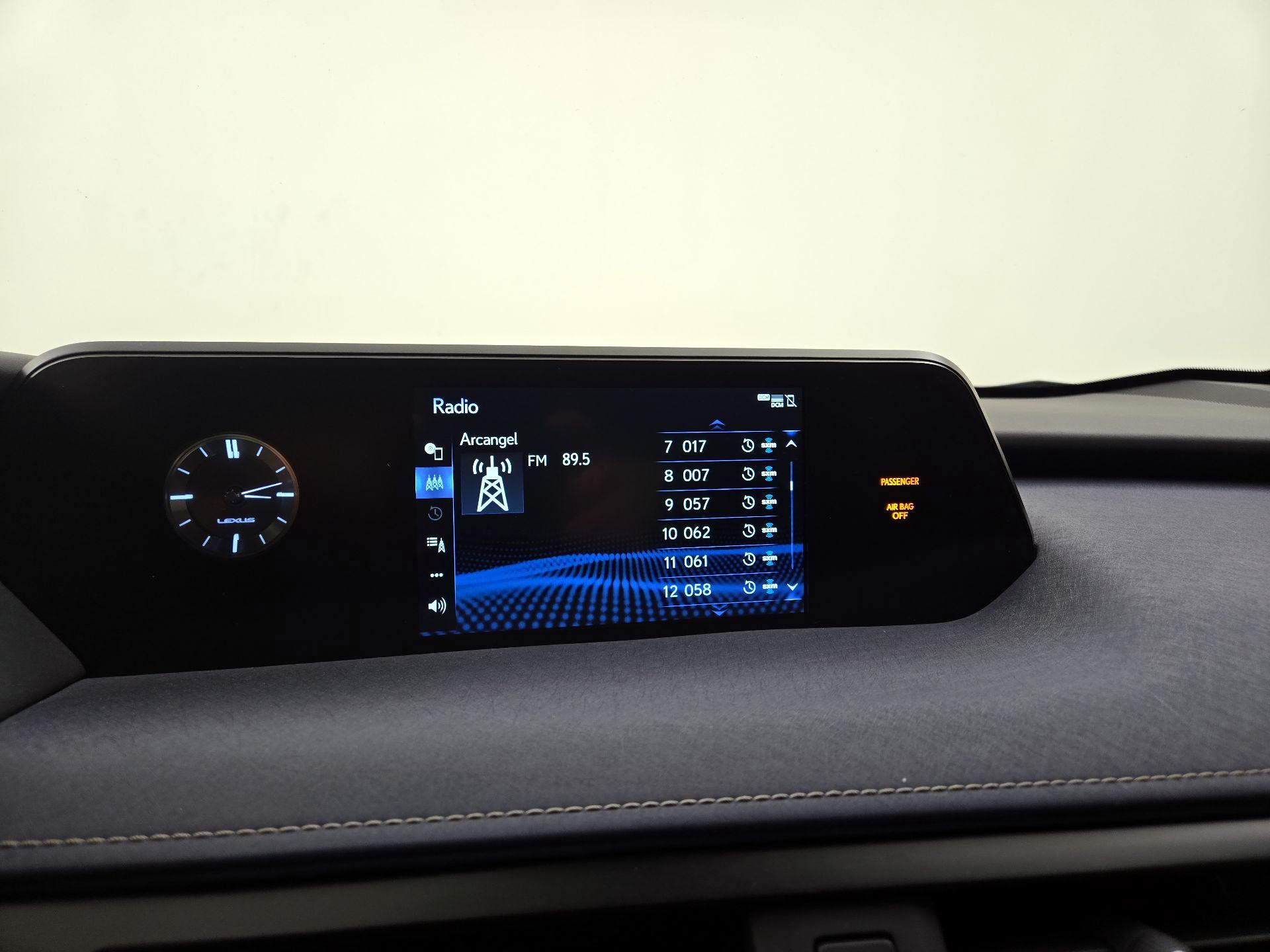 Thumbnail: 2019 Lexus UX - 15