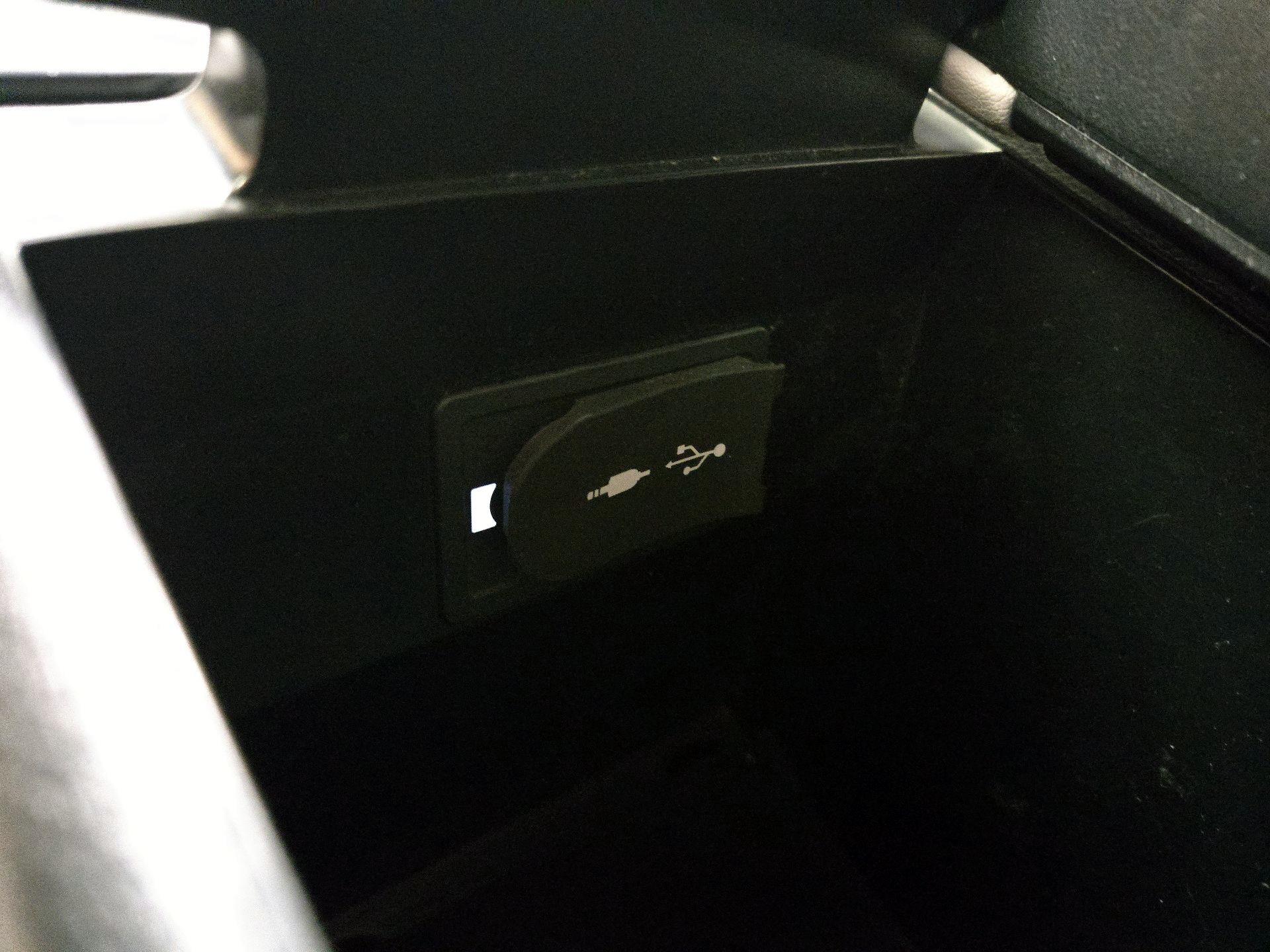 Thumbnail: 2019 Lexus UX - 18