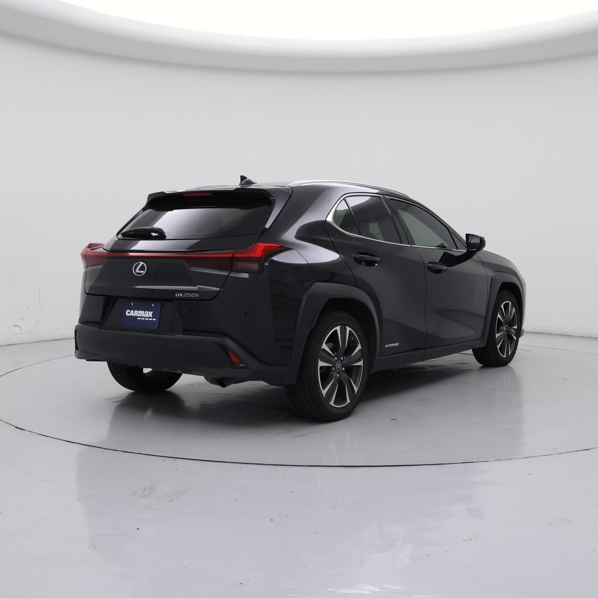 Thumbnail: 2019 Lexus UX - 8