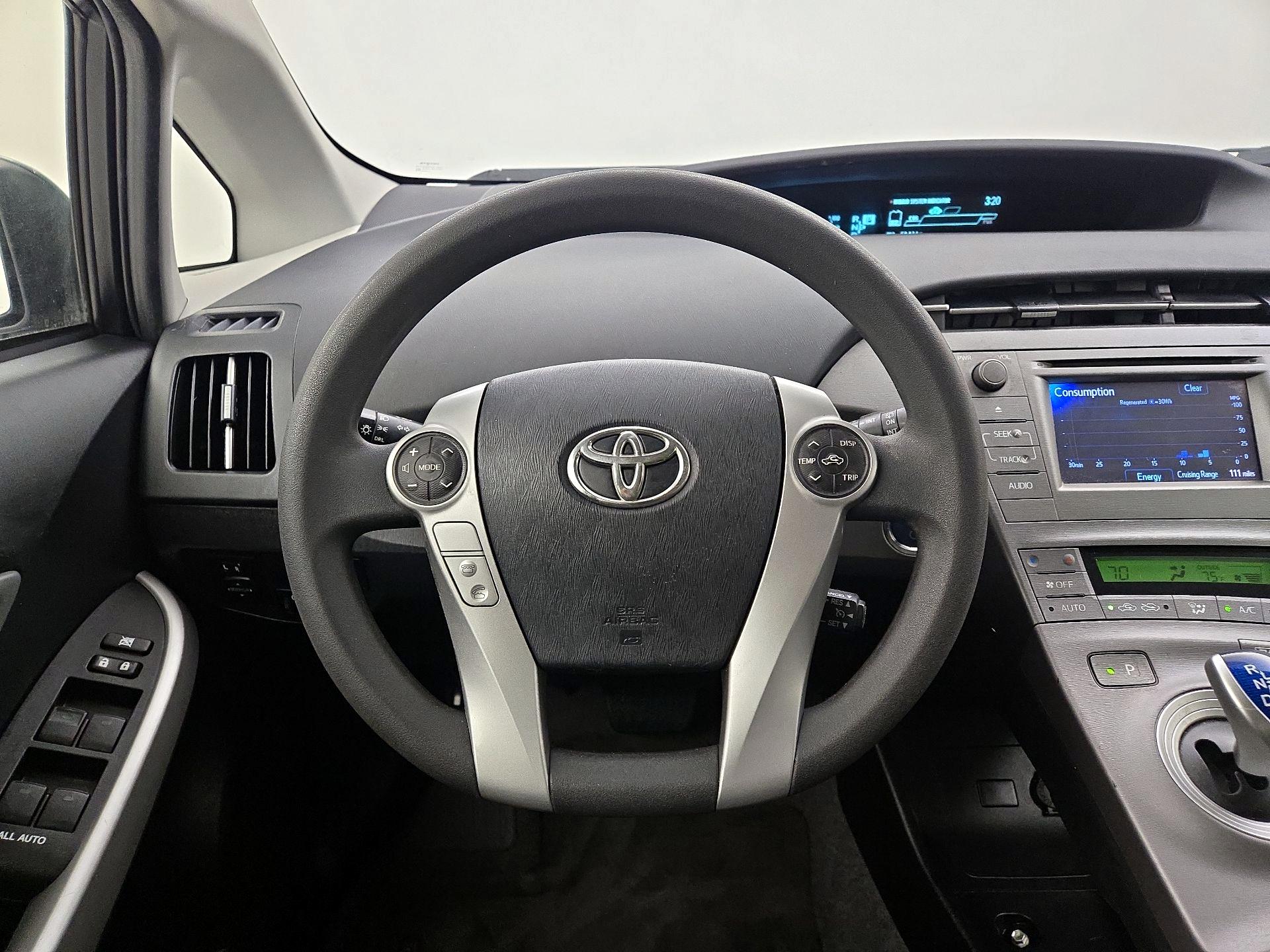Thumbnail: 2015 Toyota Prius - 10