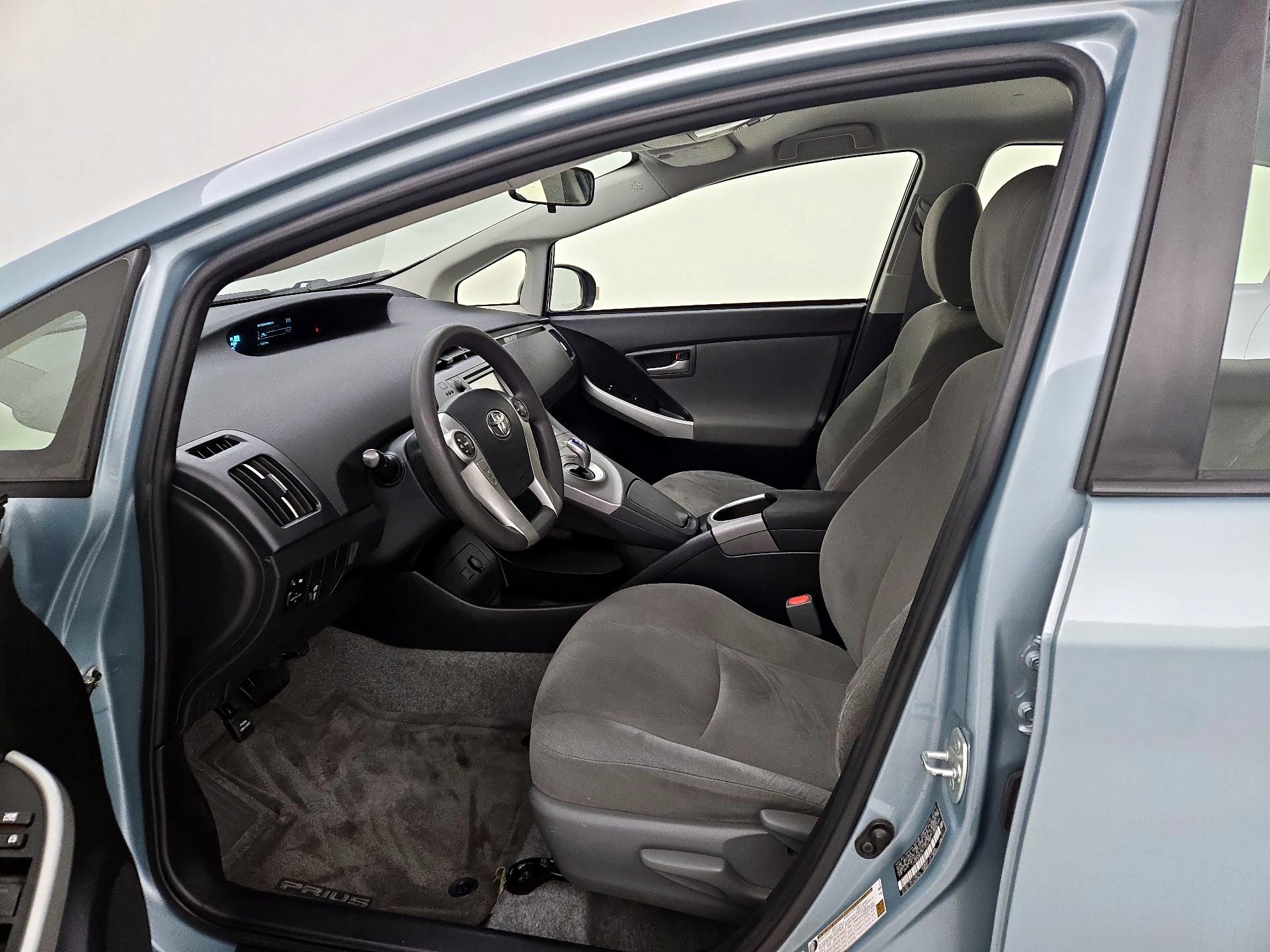 Thumbnail: 2015 Toyota Prius - 11