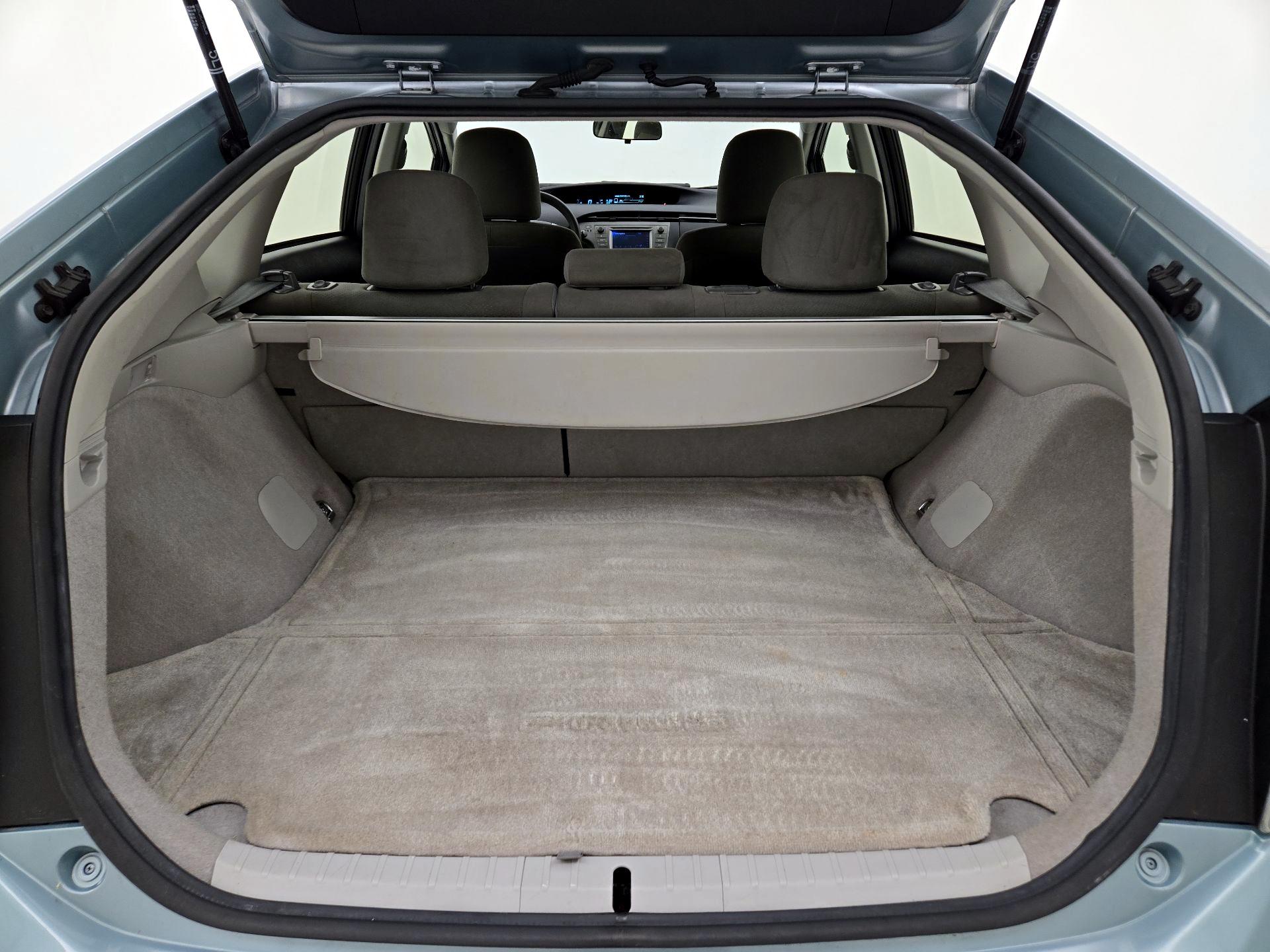 Thumbnail: 2015 Toyota Prius - 20