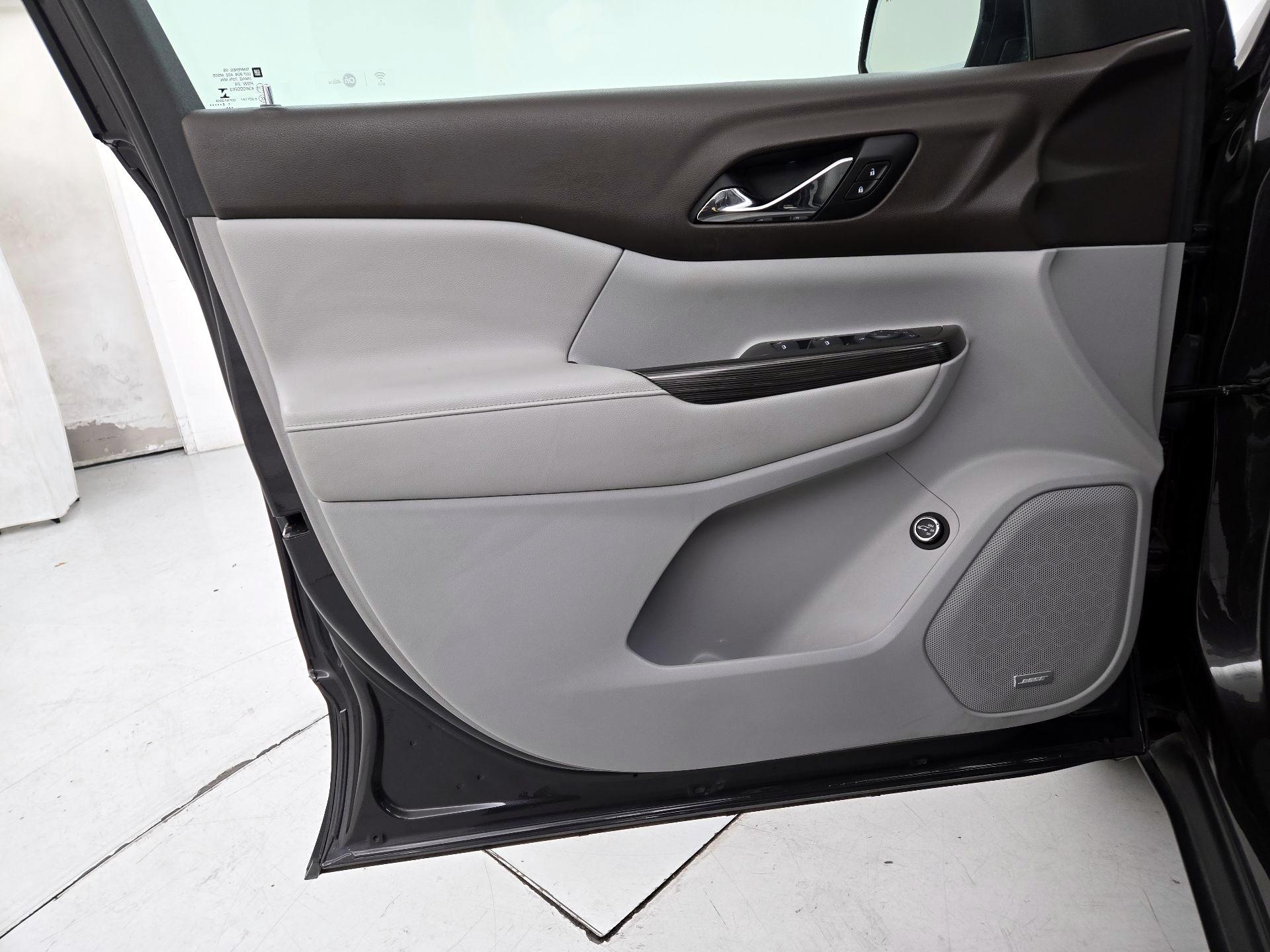 Thumbnail: 2017 GMC Acadia - 12