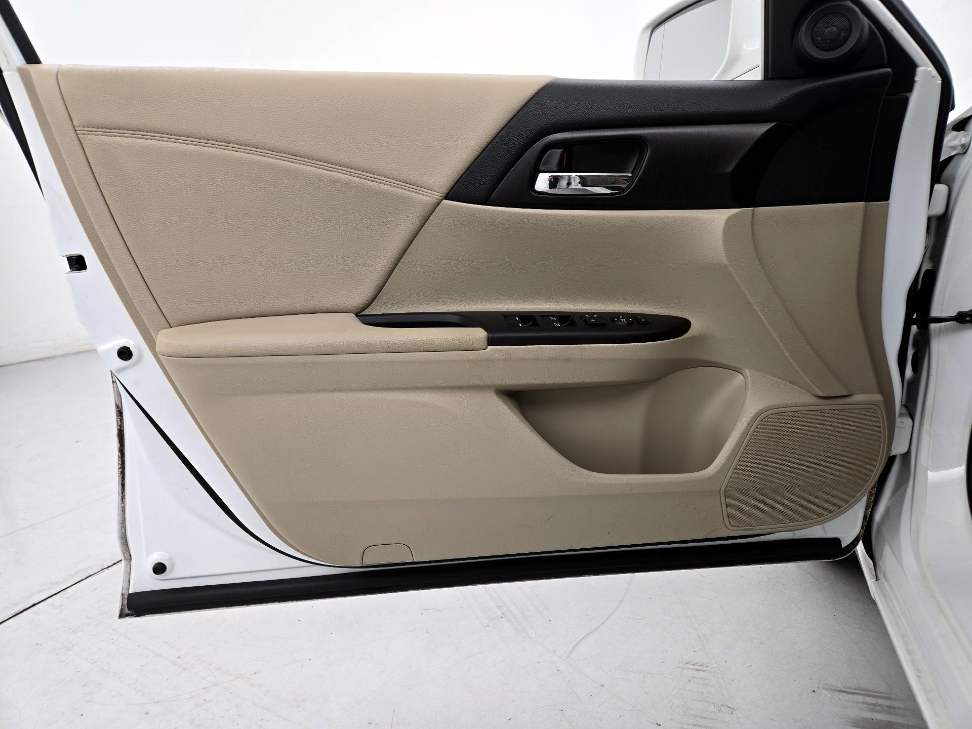 Thumbnail: 2015 Honda Accord - 12