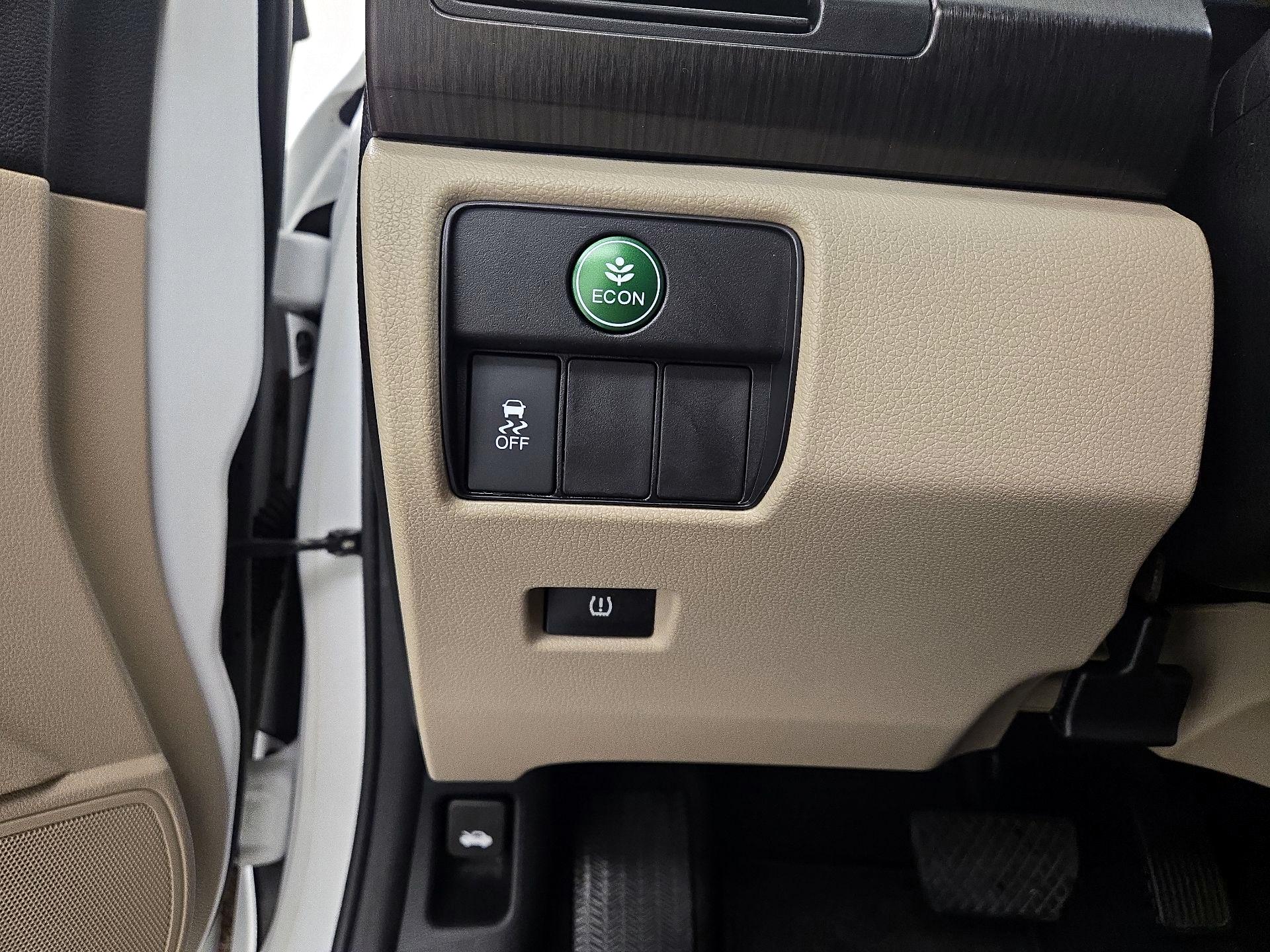 Thumbnail: 2015 Honda Accord - 13