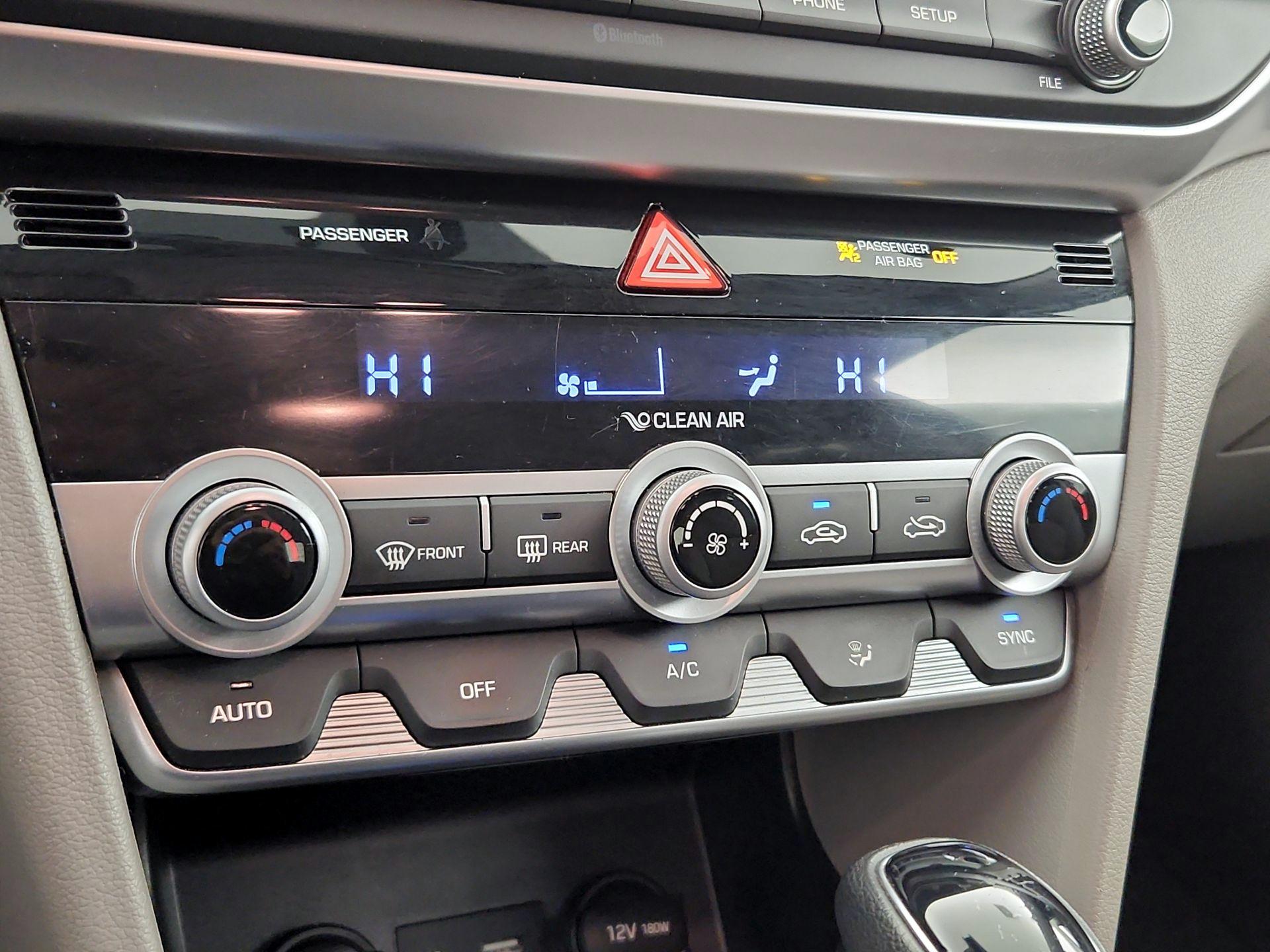 Thumbnail: 2020 Hyundai Elantra - 16