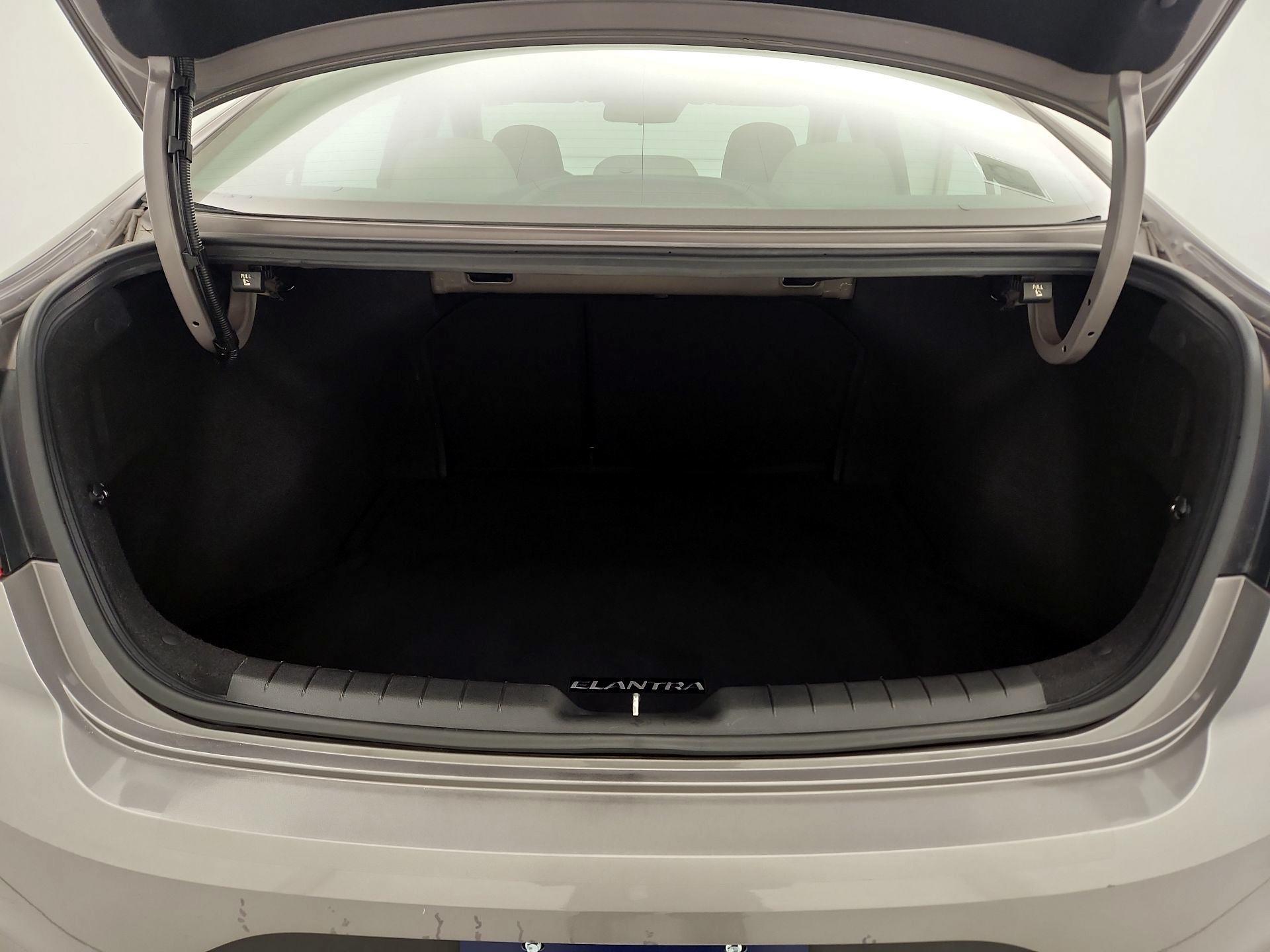 Thumbnail: 2020 Hyundai Elantra - 20