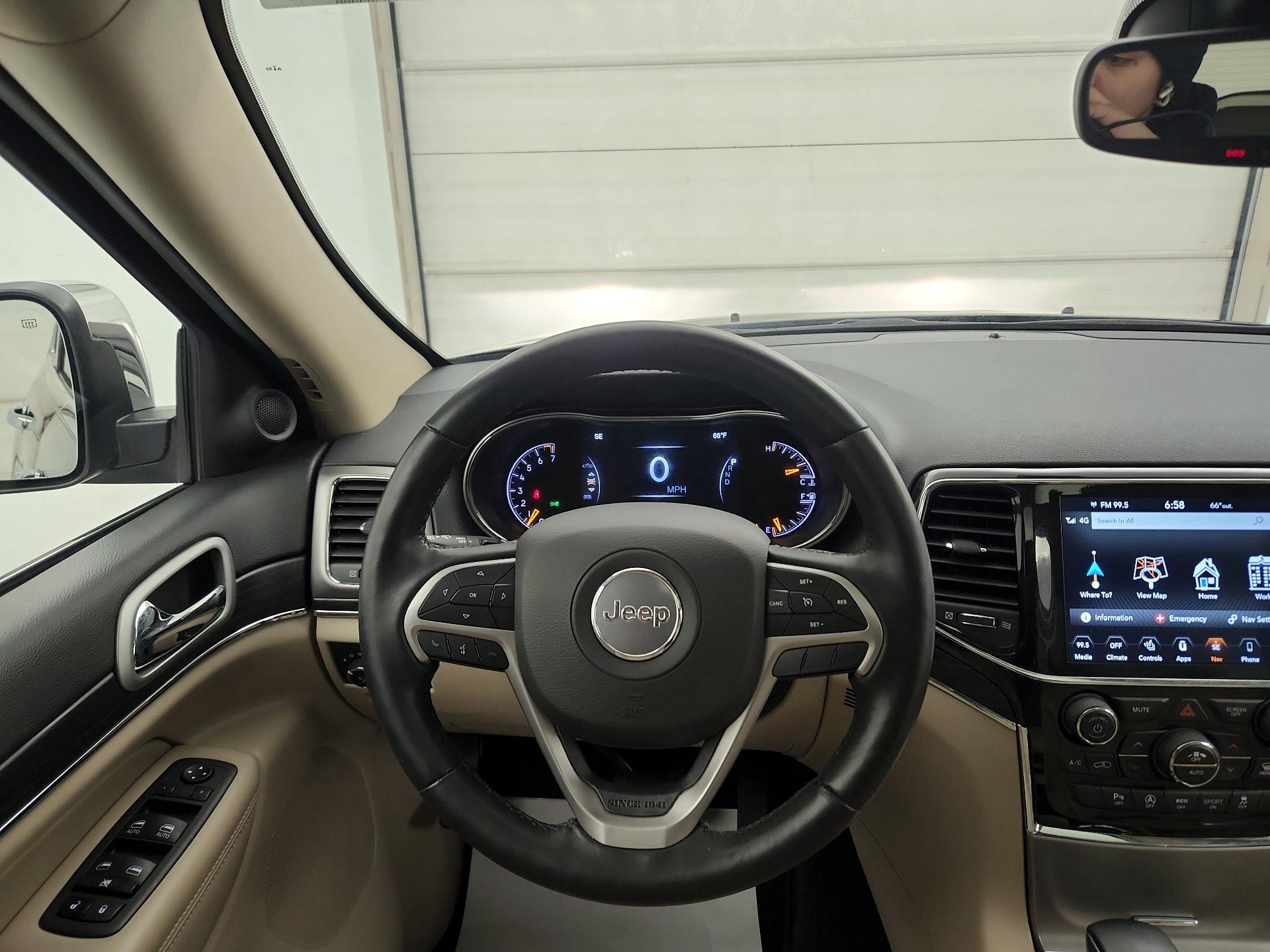 Thumbnail: 2022 Jeep Grand Cherokee - 10