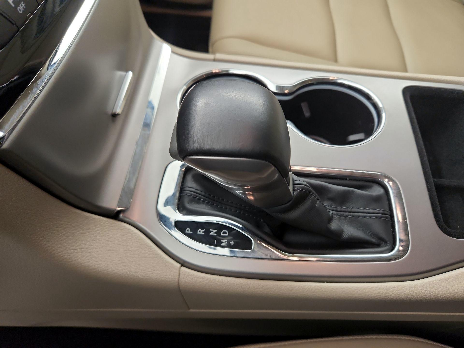 Thumbnail: 2022 Jeep Grand Cherokee - 18