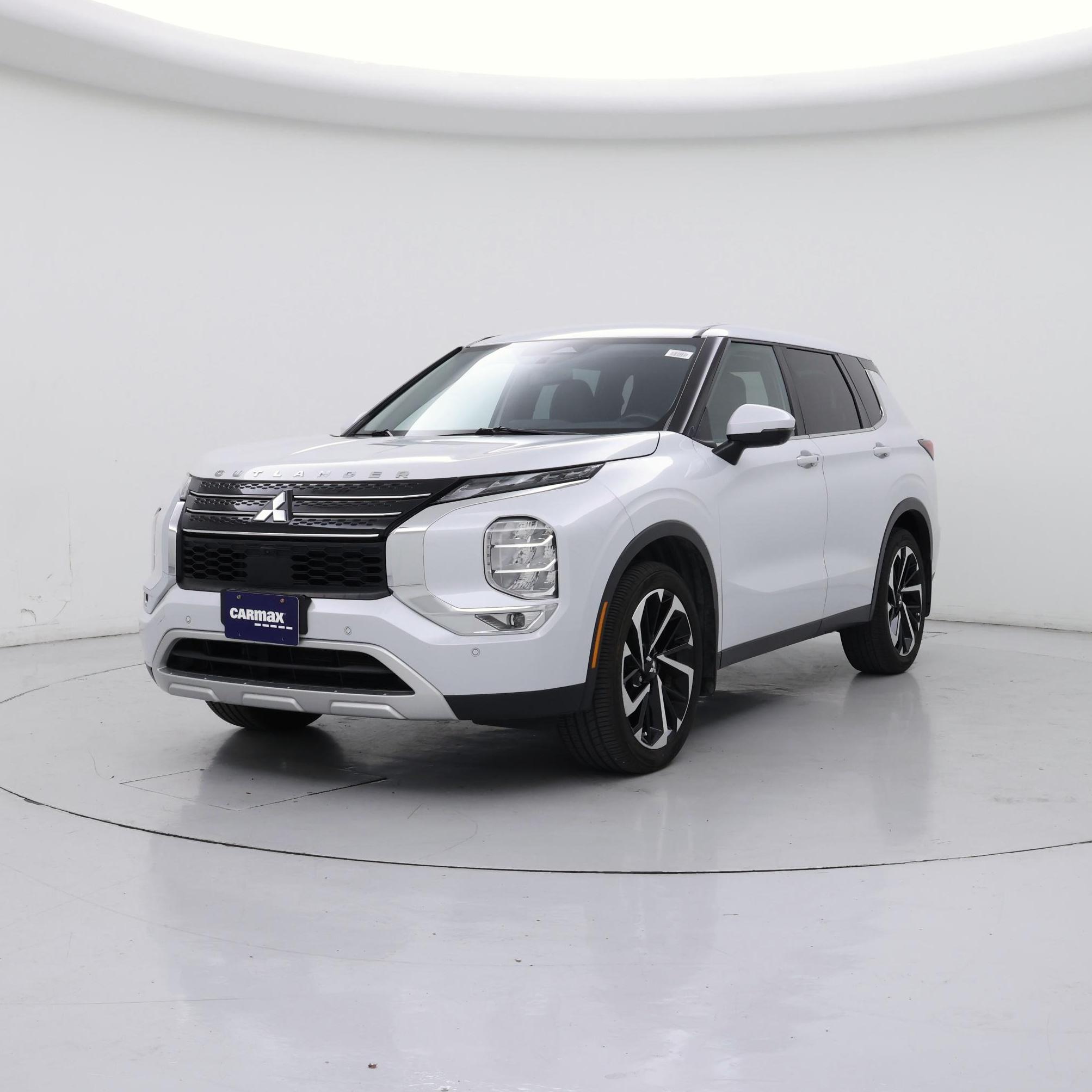 Thumbnail: 2023 Mitsubishi Outlander - 4