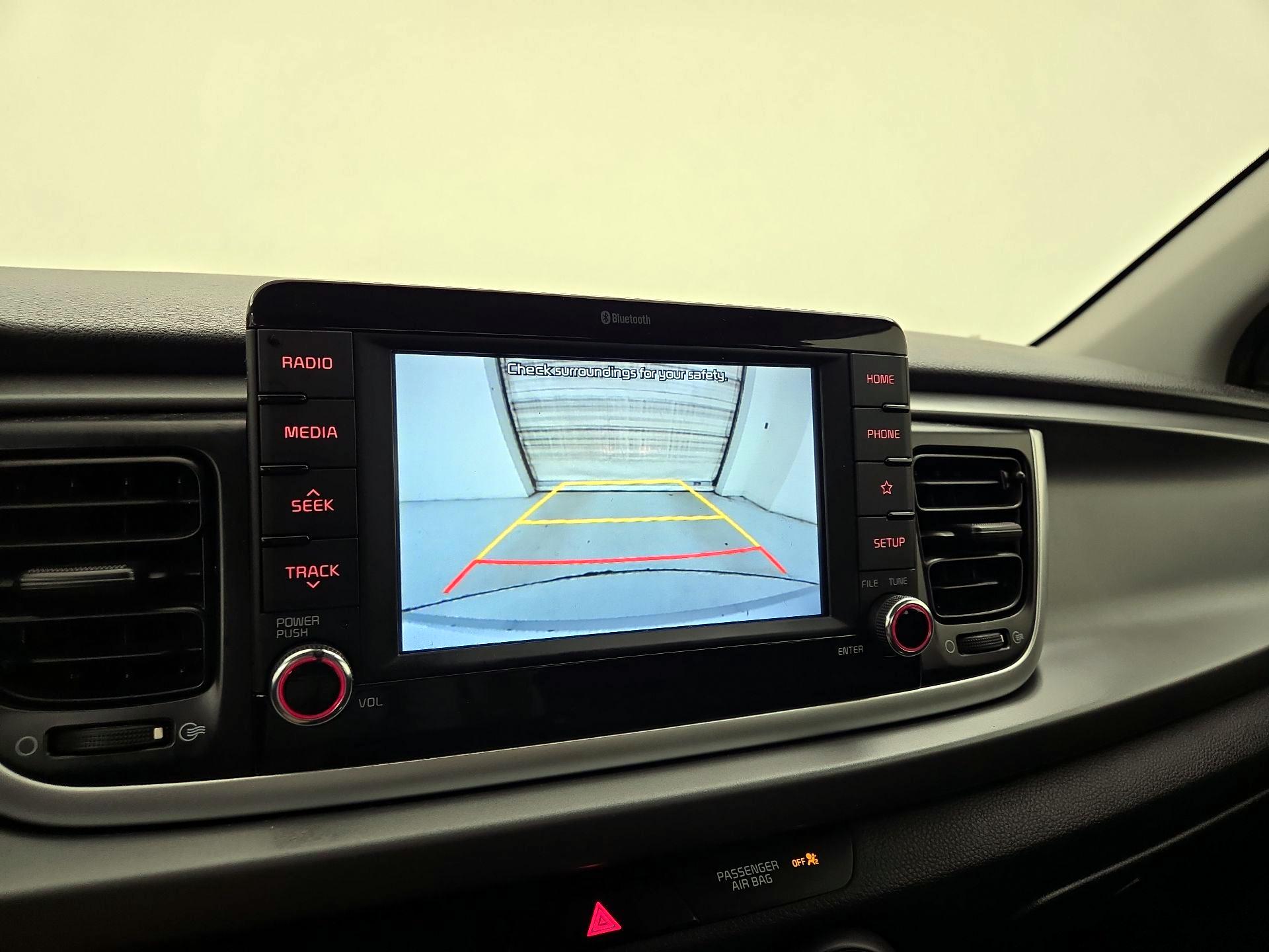 Thumbnail: 2020 Kia Rio - 14