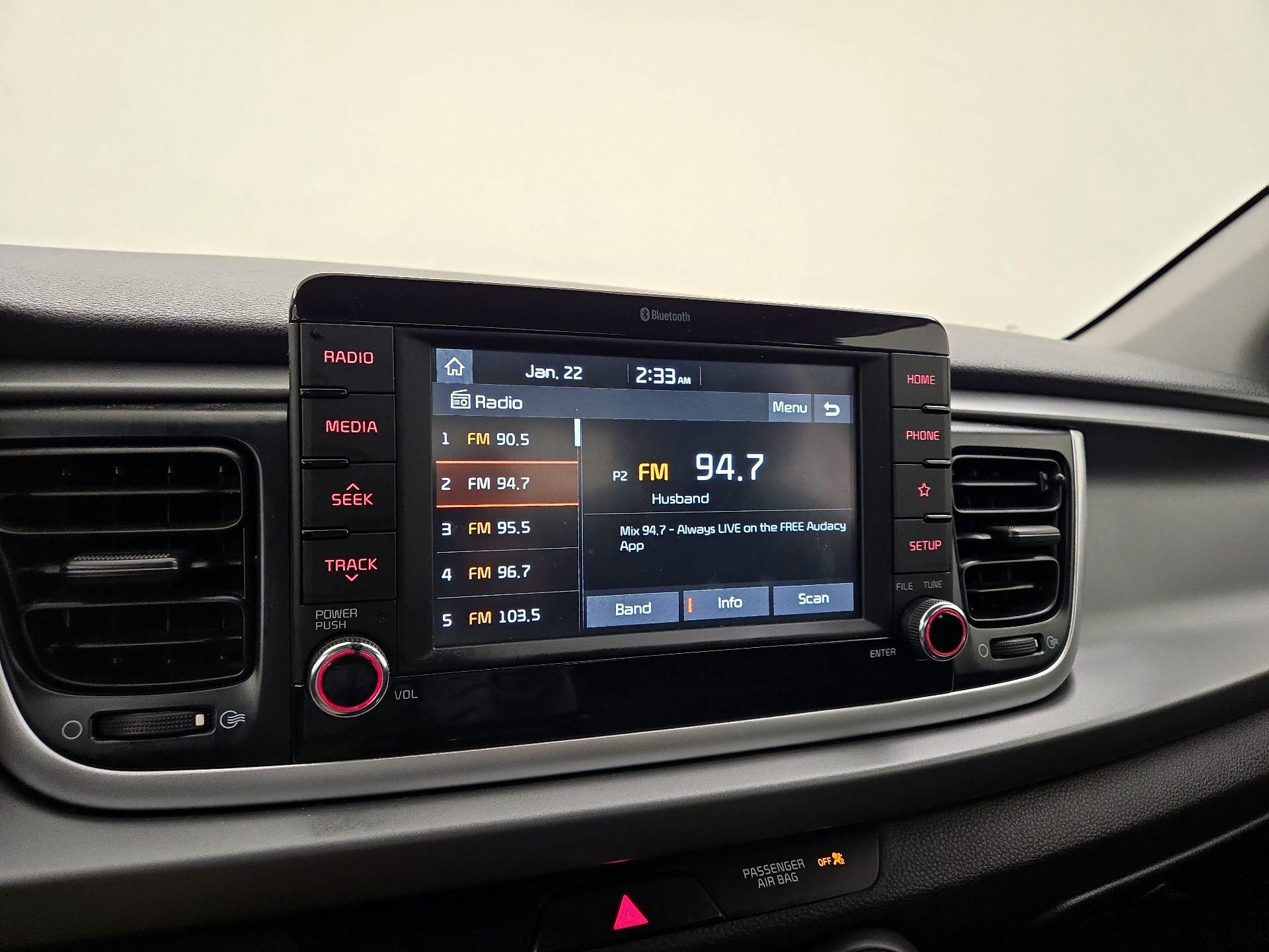 Thumbnail: 2020 Kia Rio - 15