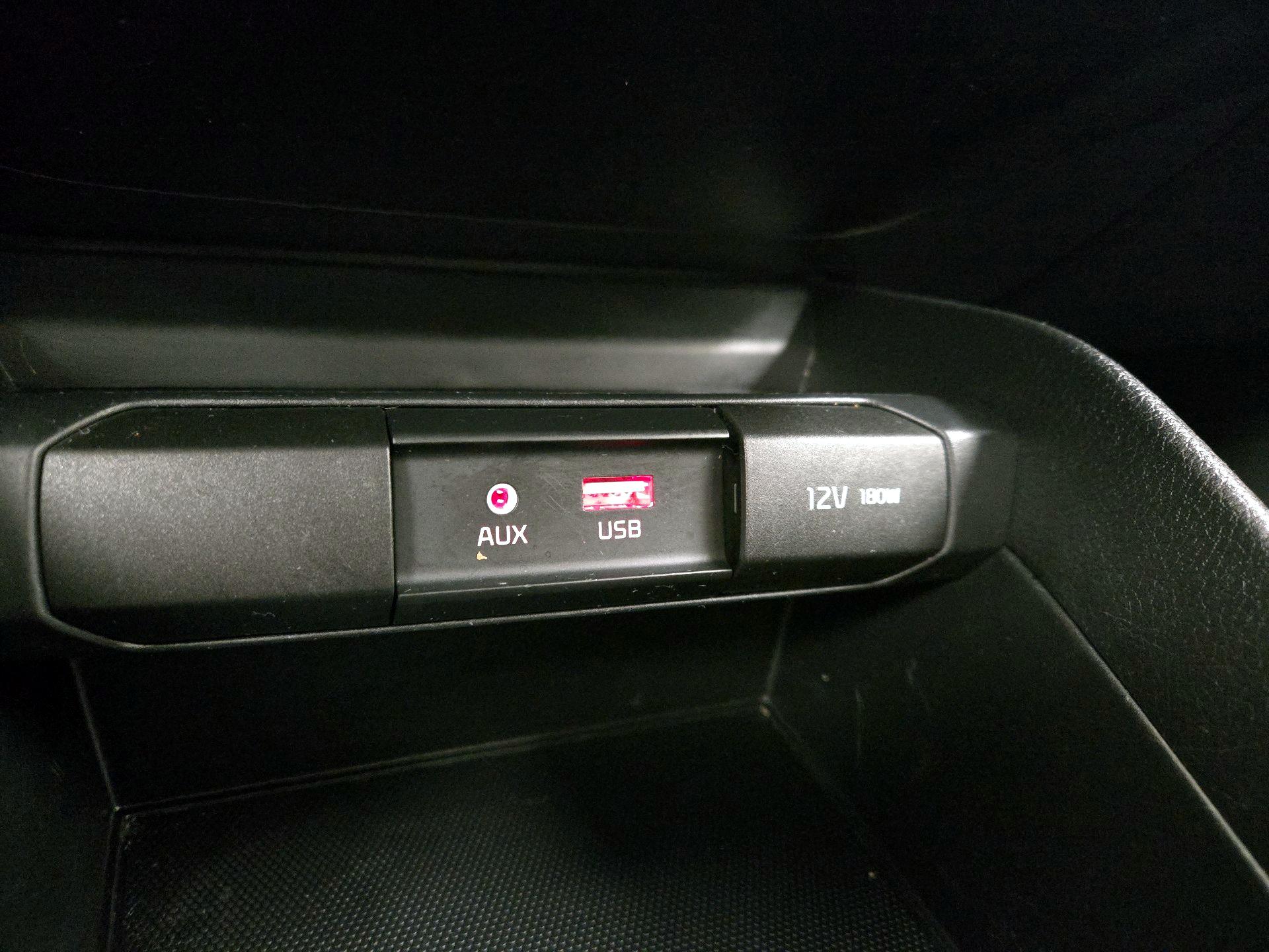 Thumbnail: 2020 Kia Rio - 18