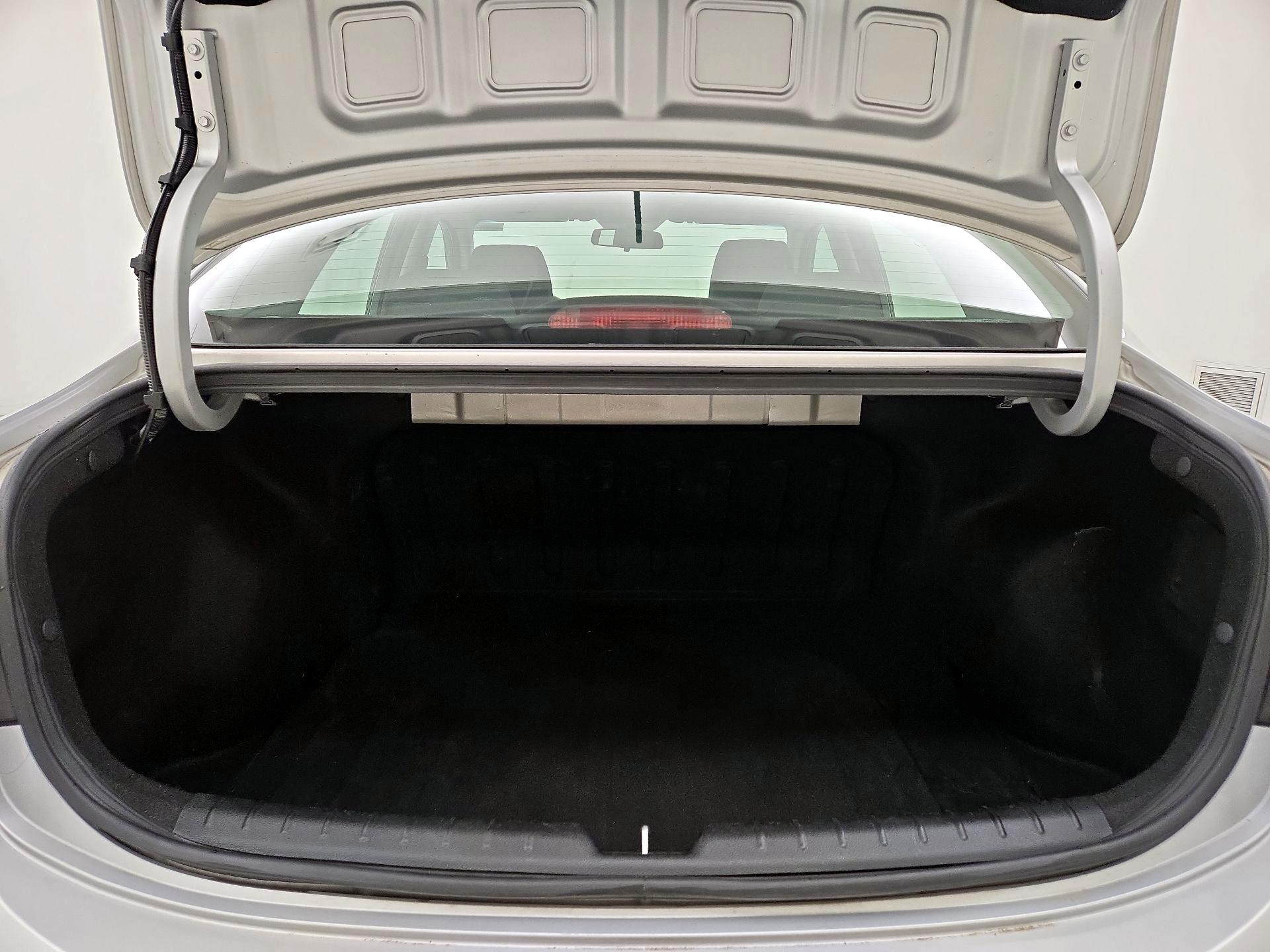 Thumbnail: 2020 Kia Rio - 20