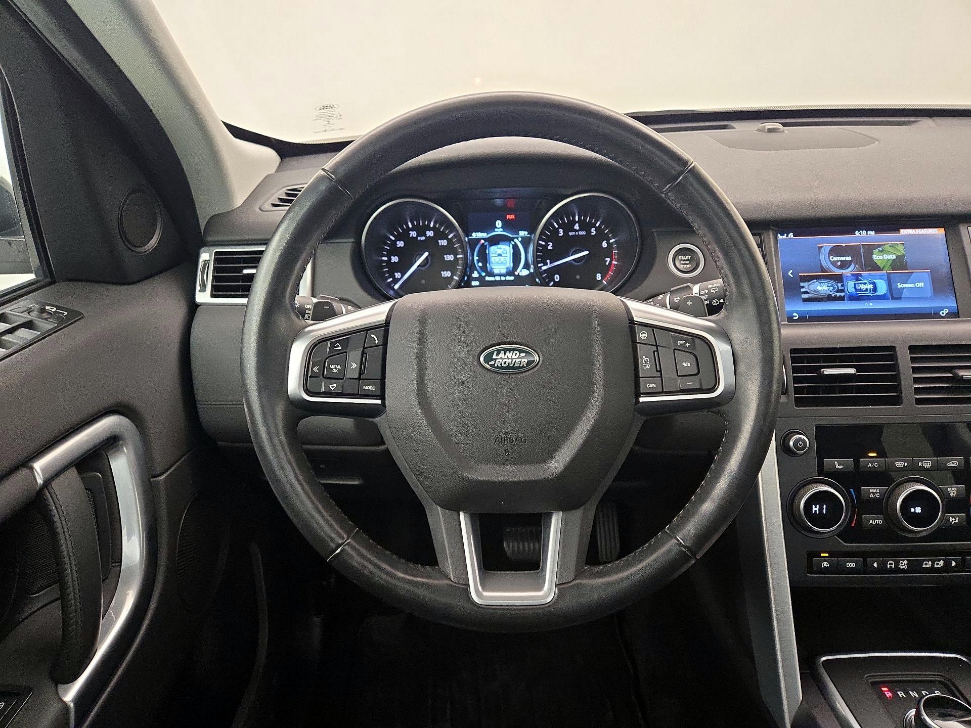 Thumbnail: 2017 Land Rover Discovery Sport - 10