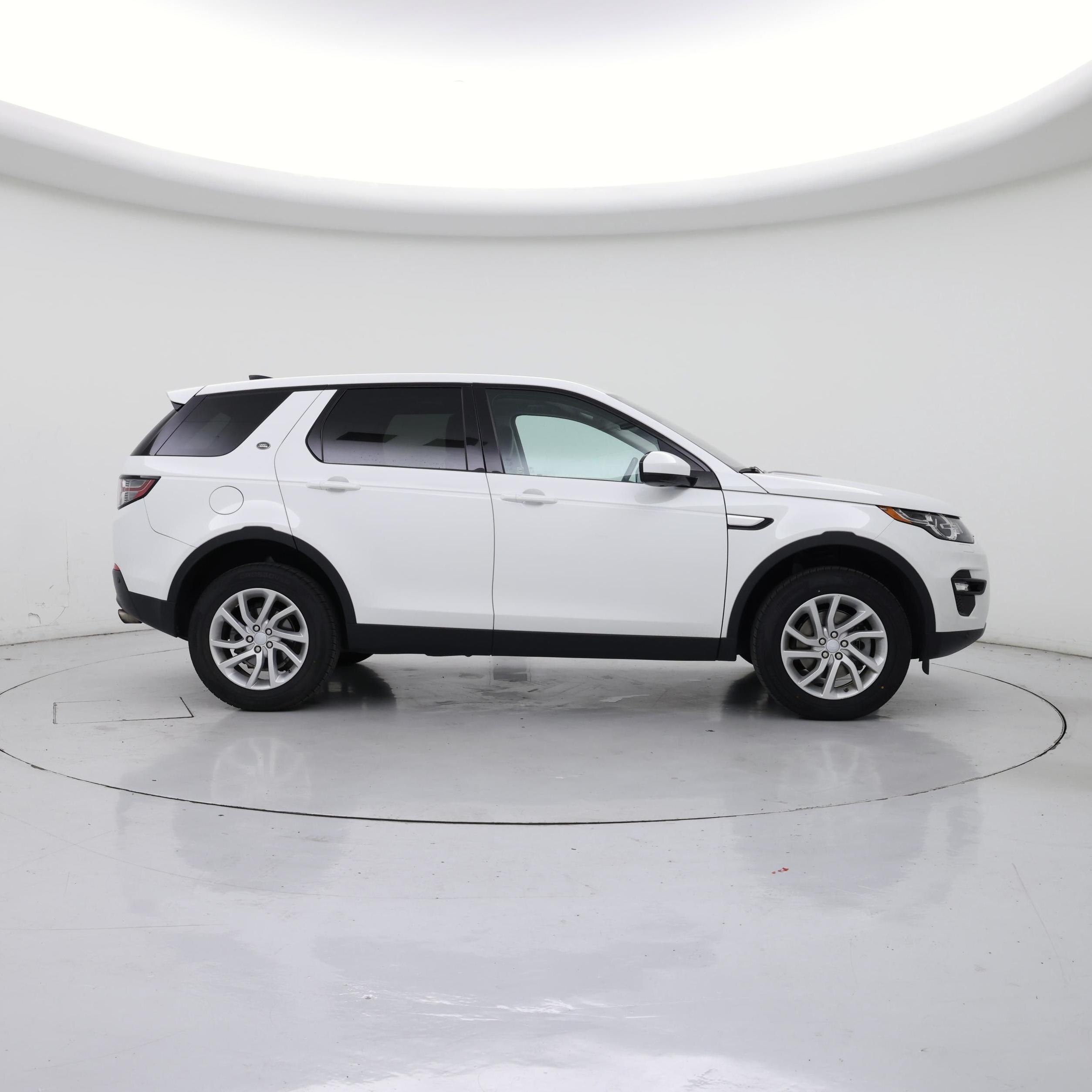 Thumbnail: 2017 Land Rover Discovery Sport - 7