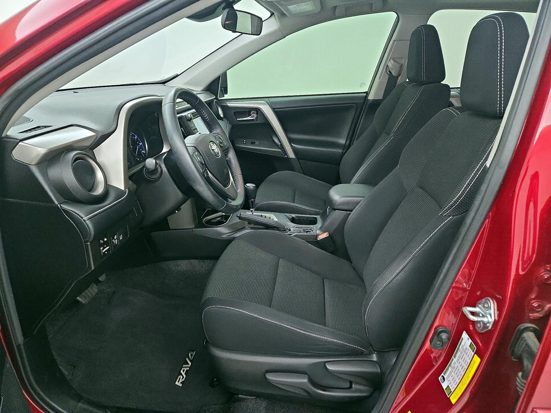 Thumbnail: 2018 Toyota RAV4 - 11