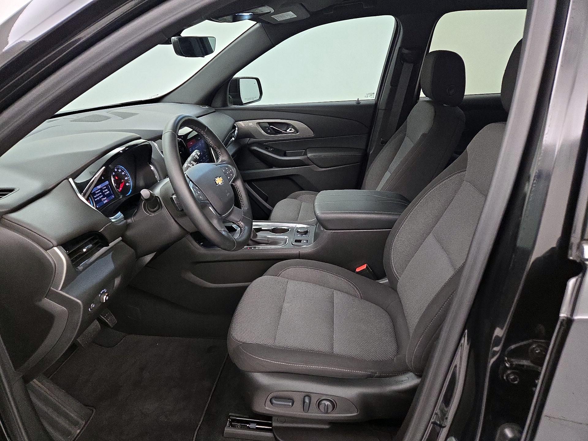 Thumbnail: 2023 Chevrolet Traverse - 11