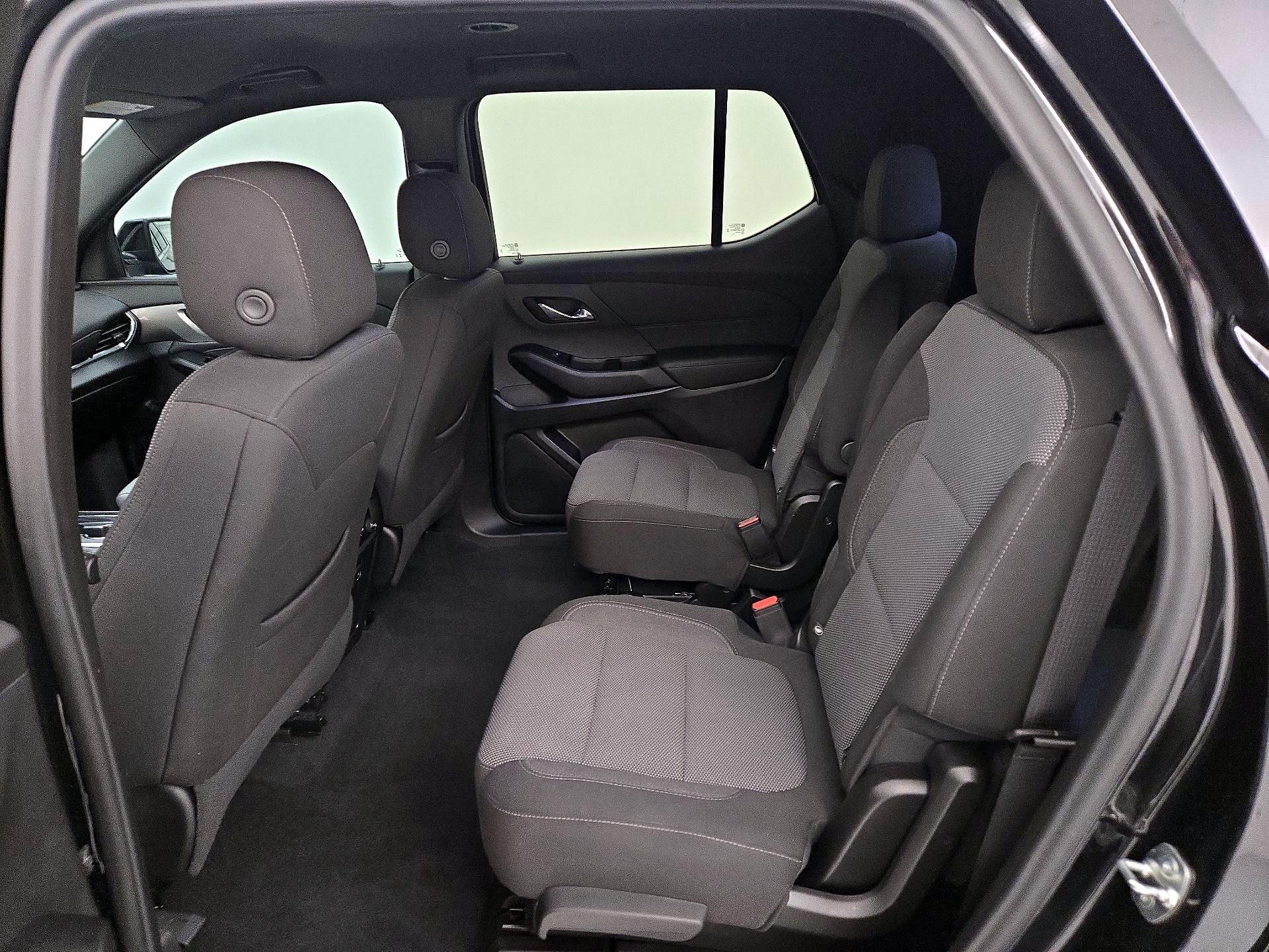 Thumbnail: 2023 Chevrolet Traverse - 19