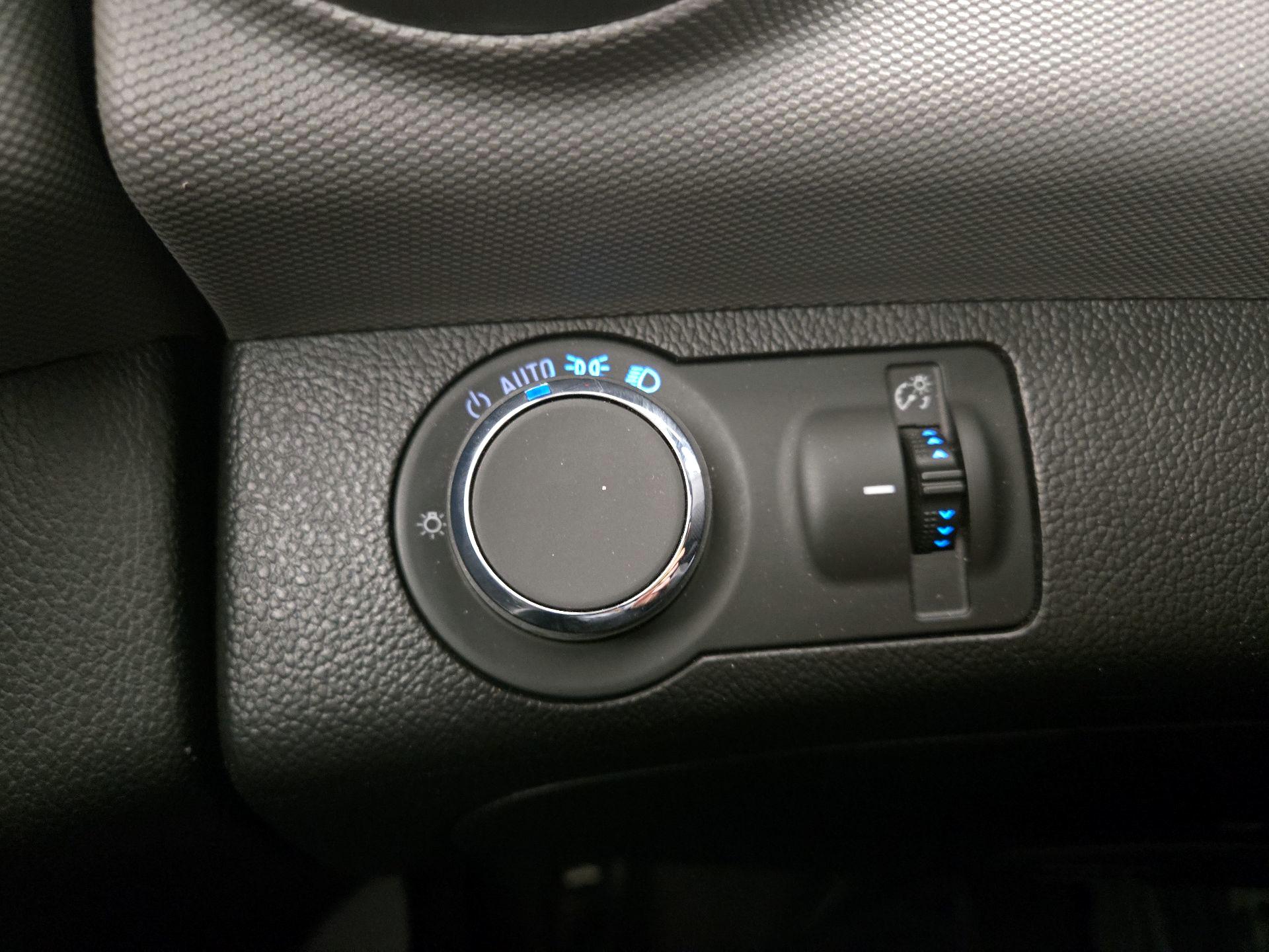 Thumbnail: 2015 Chevrolet Sonic - 13