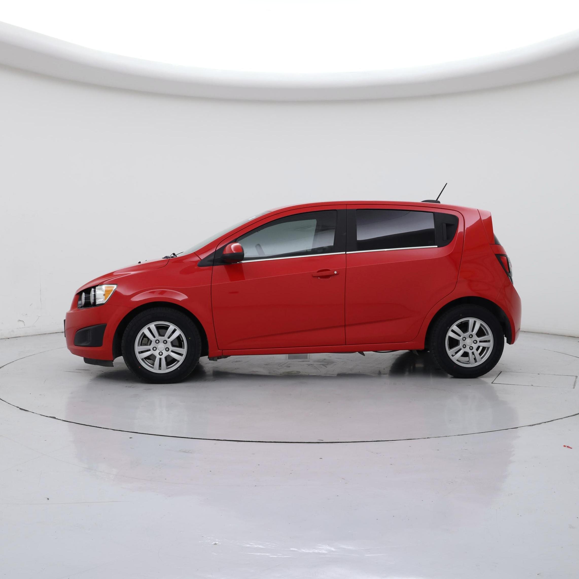 Thumbnail: 2015 Chevrolet Sonic - 3