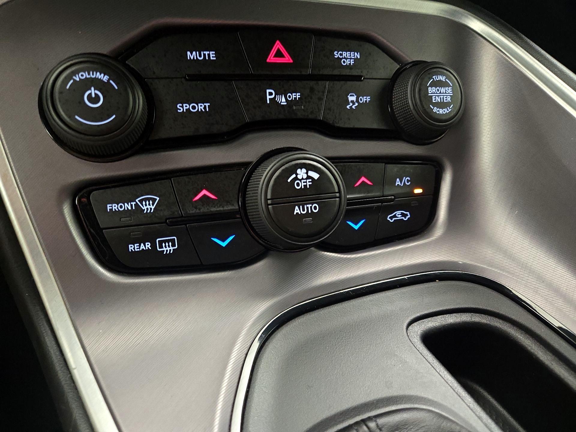 Thumbnail: 2022 Dodge Challenger - 16