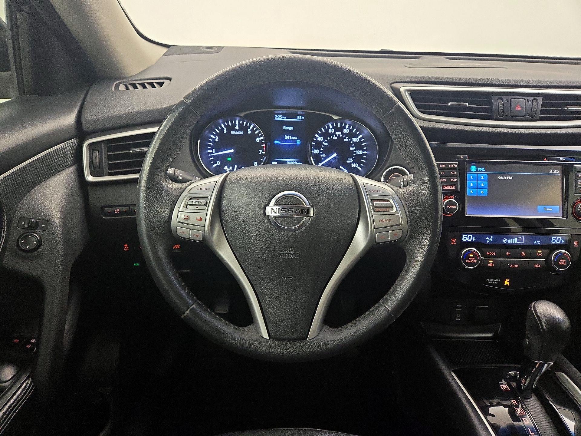 Thumbnail: 2015 Nissan Rogue - 10