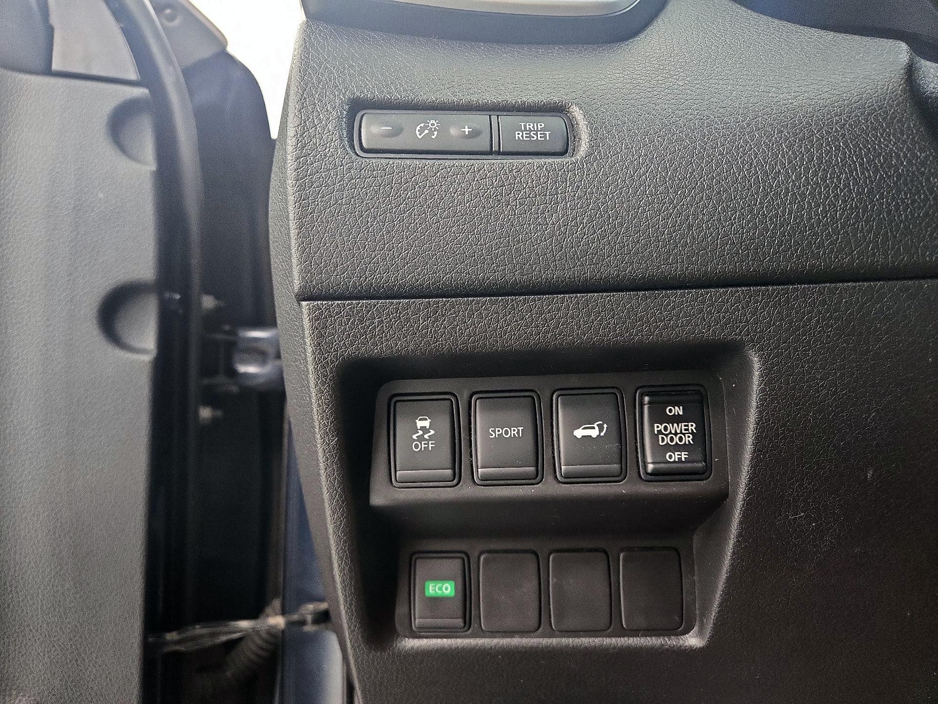 Thumbnail: 2015 Nissan Rogue - 13