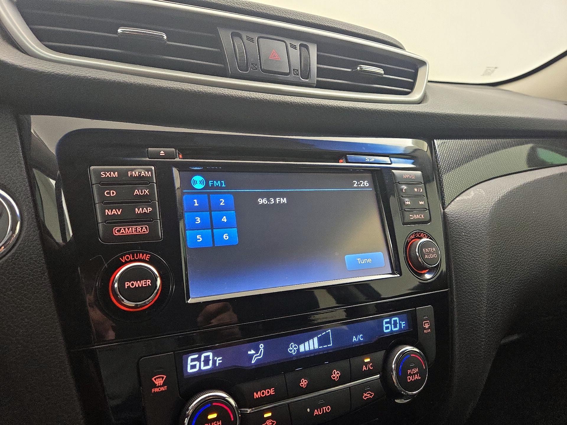 Thumbnail: 2015 Nissan Rogue - 16