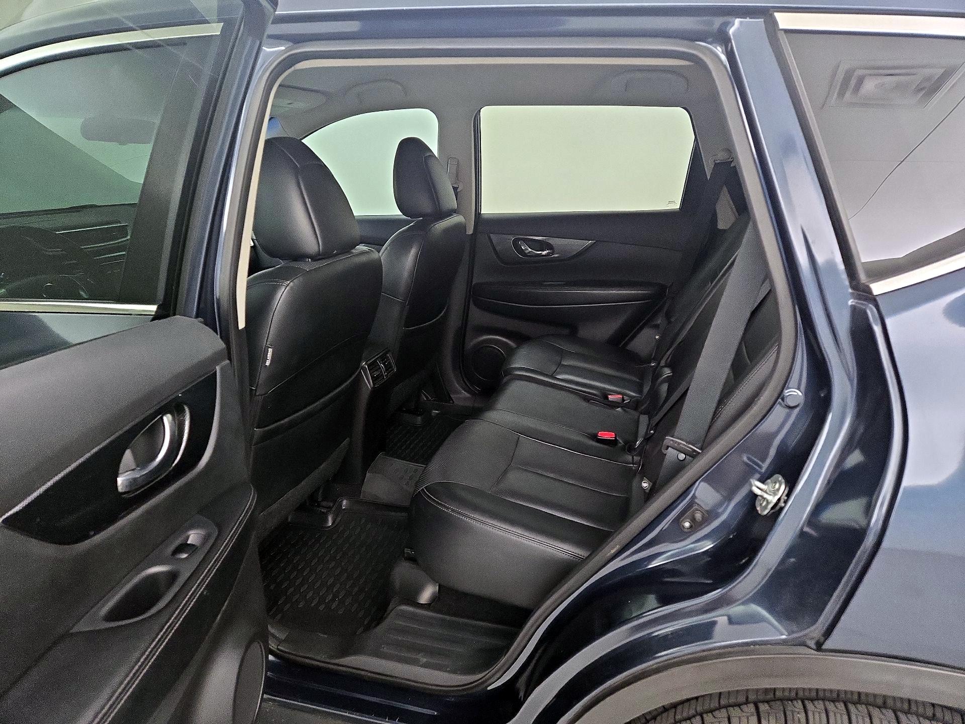 Thumbnail: 2015 Nissan Rogue - 20