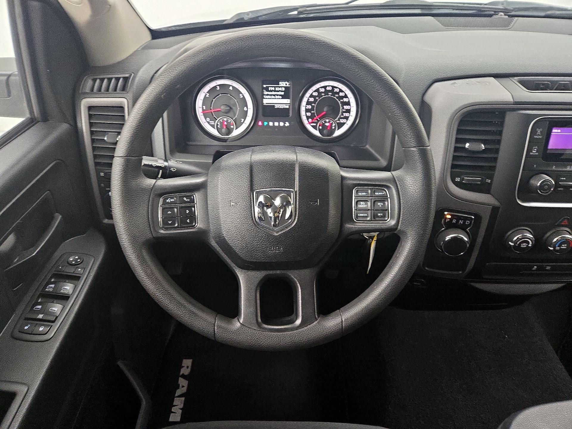 Thumbnail: 2019 RAM 1500 Classic - 10