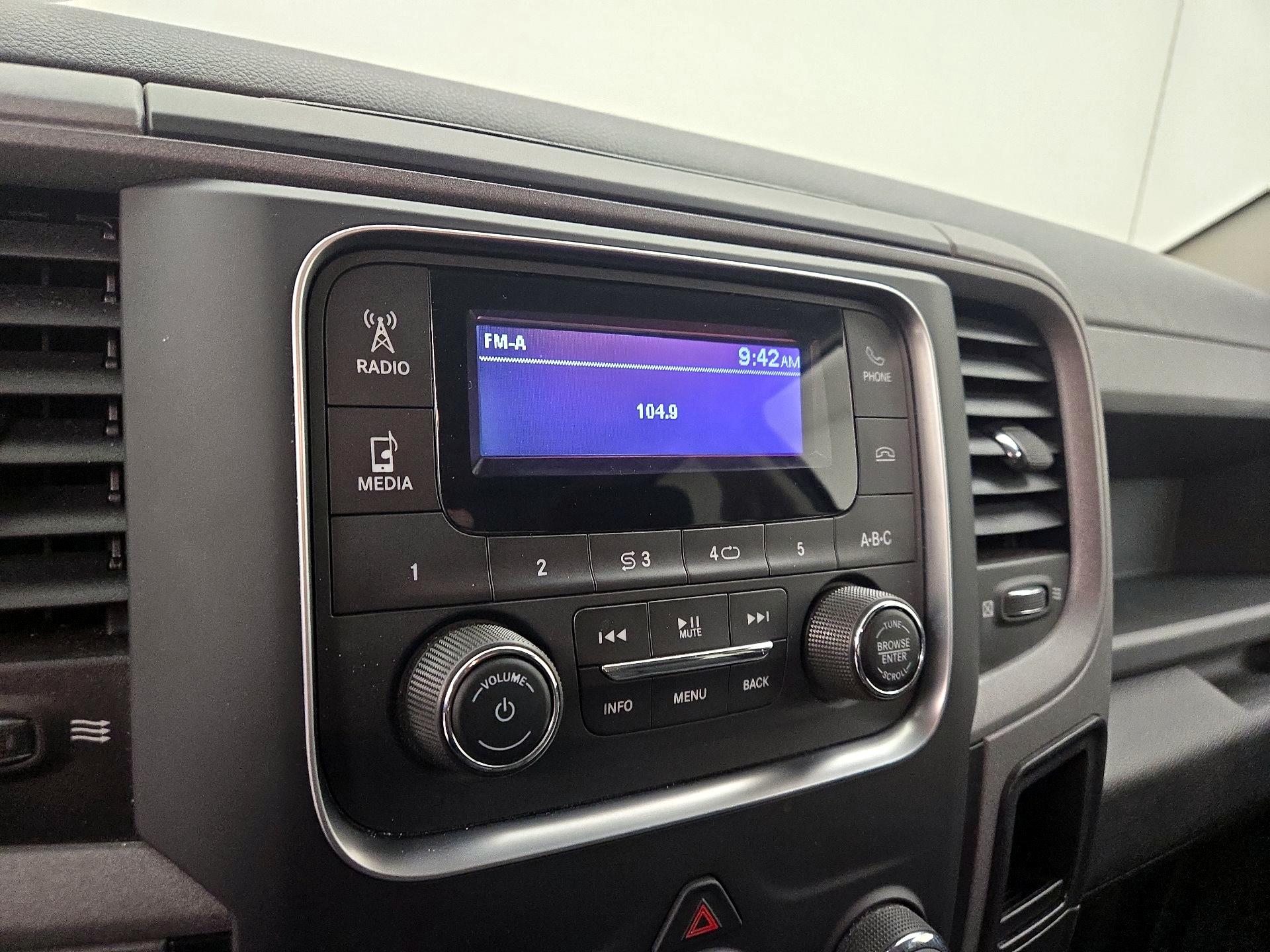 Thumbnail: 2019 RAM 1500 Classic - 14