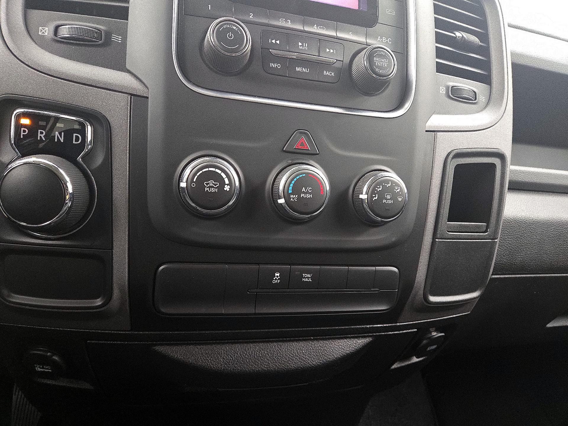 Thumbnail: 2019 RAM 1500 Classic - 15