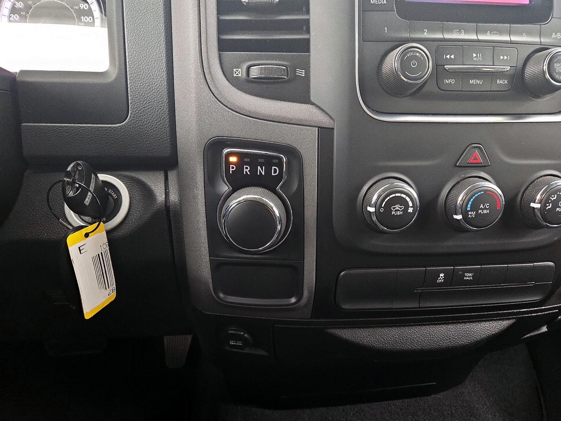 Thumbnail: 2019 RAM 1500 Classic - 16