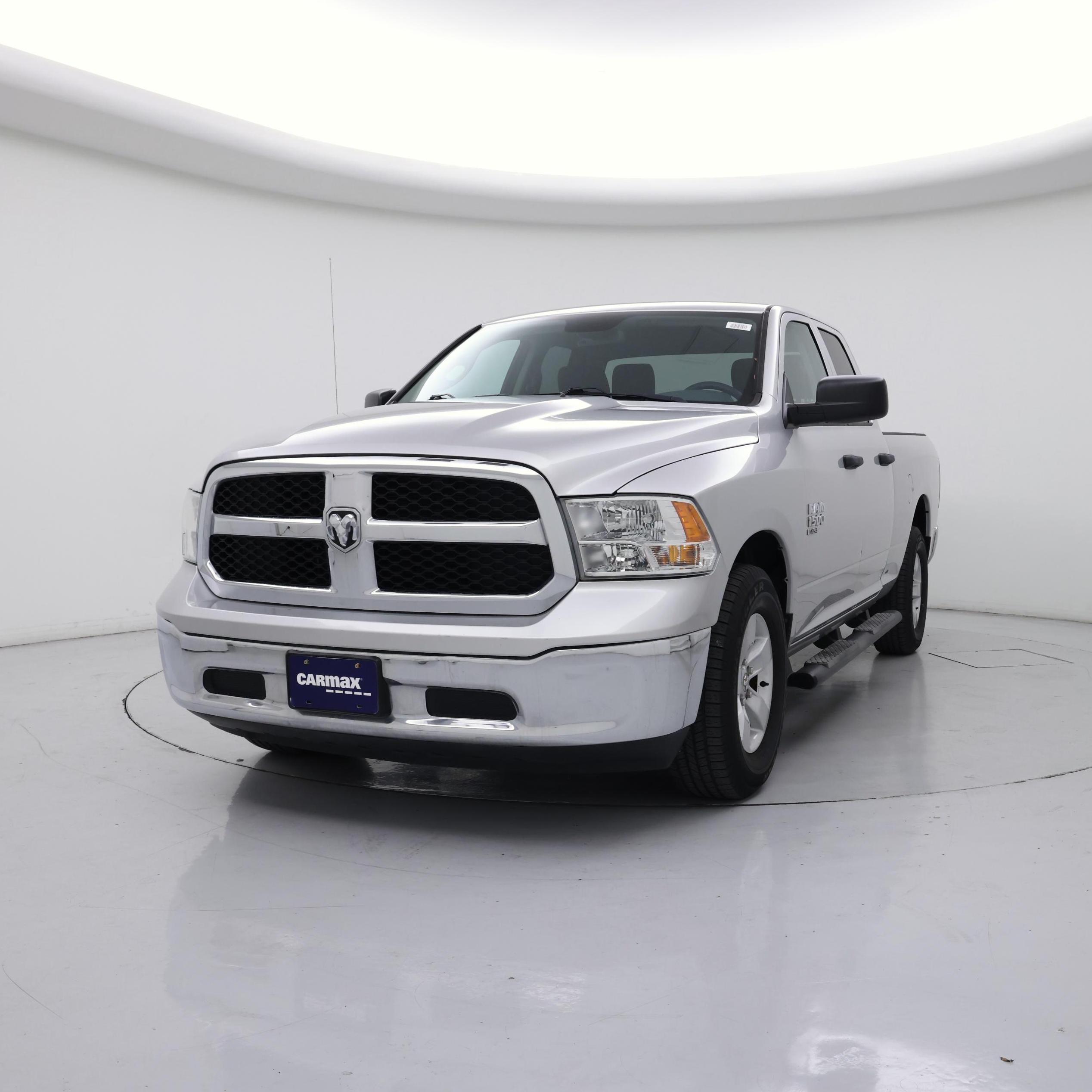 Thumbnail: 2019 RAM 1500 Classic - 4