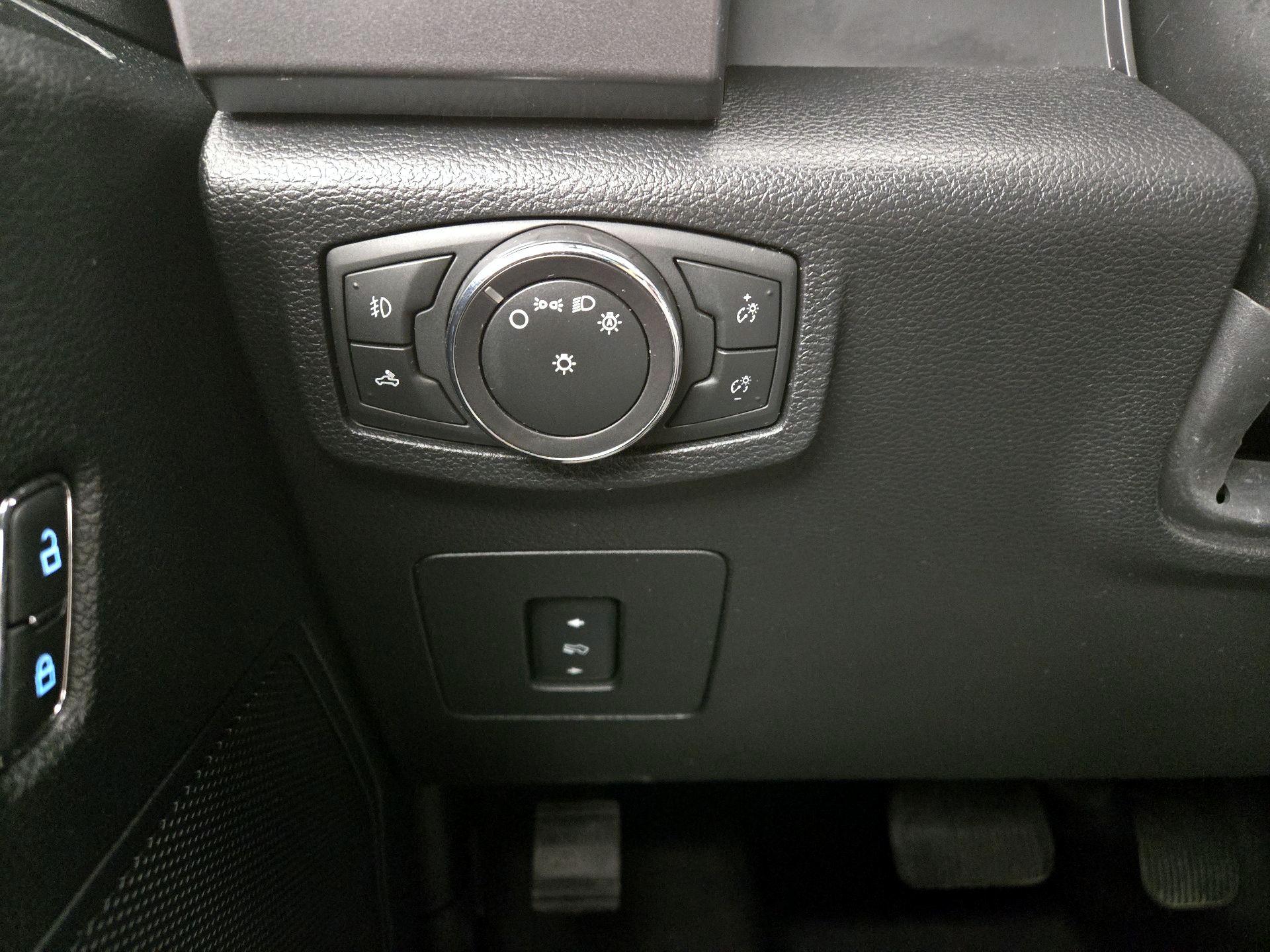 Thumbnail: 2016 Ford F-150 - 13