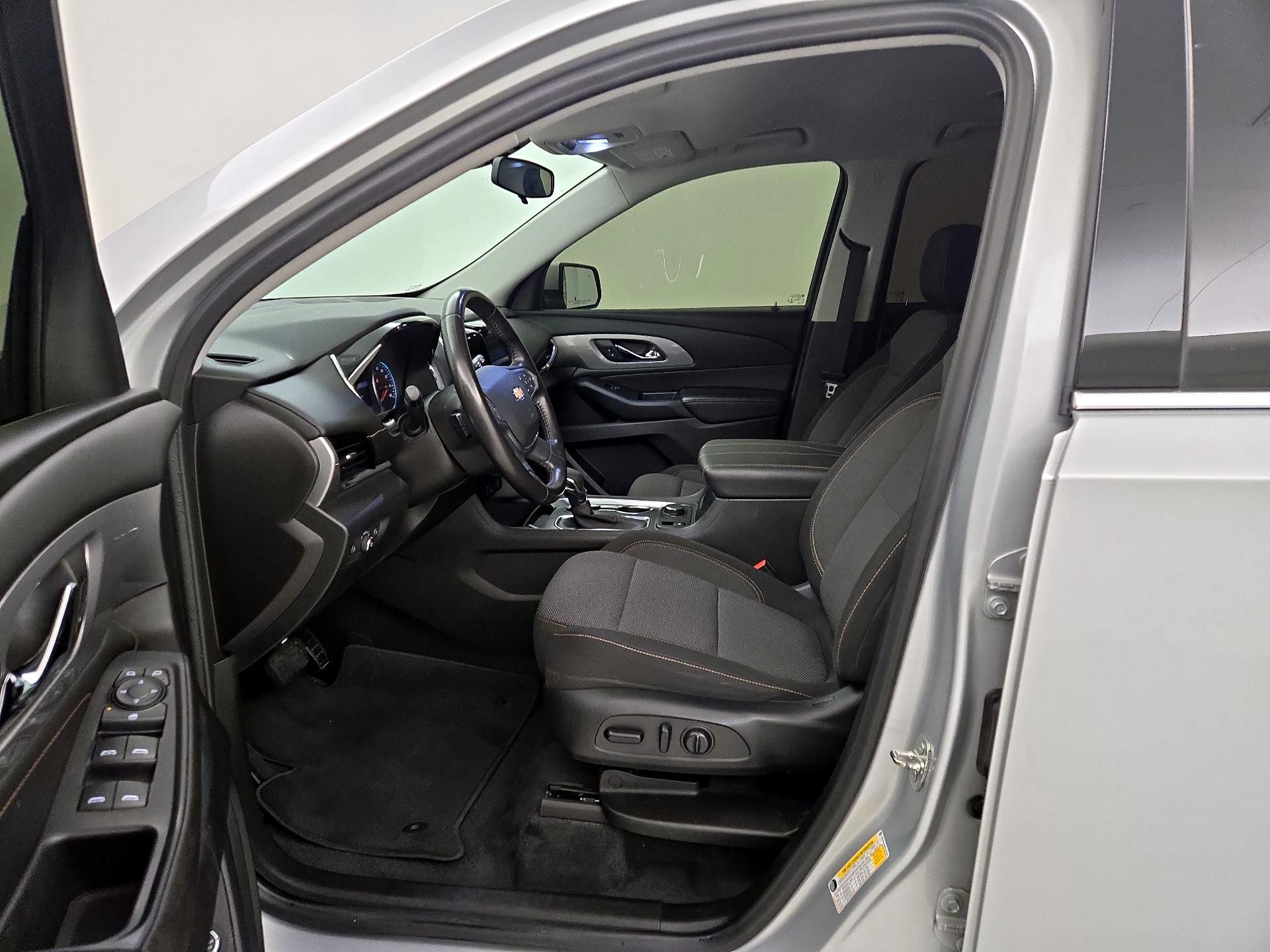 Thumbnail: 2021 Chevrolet Traverse - 11