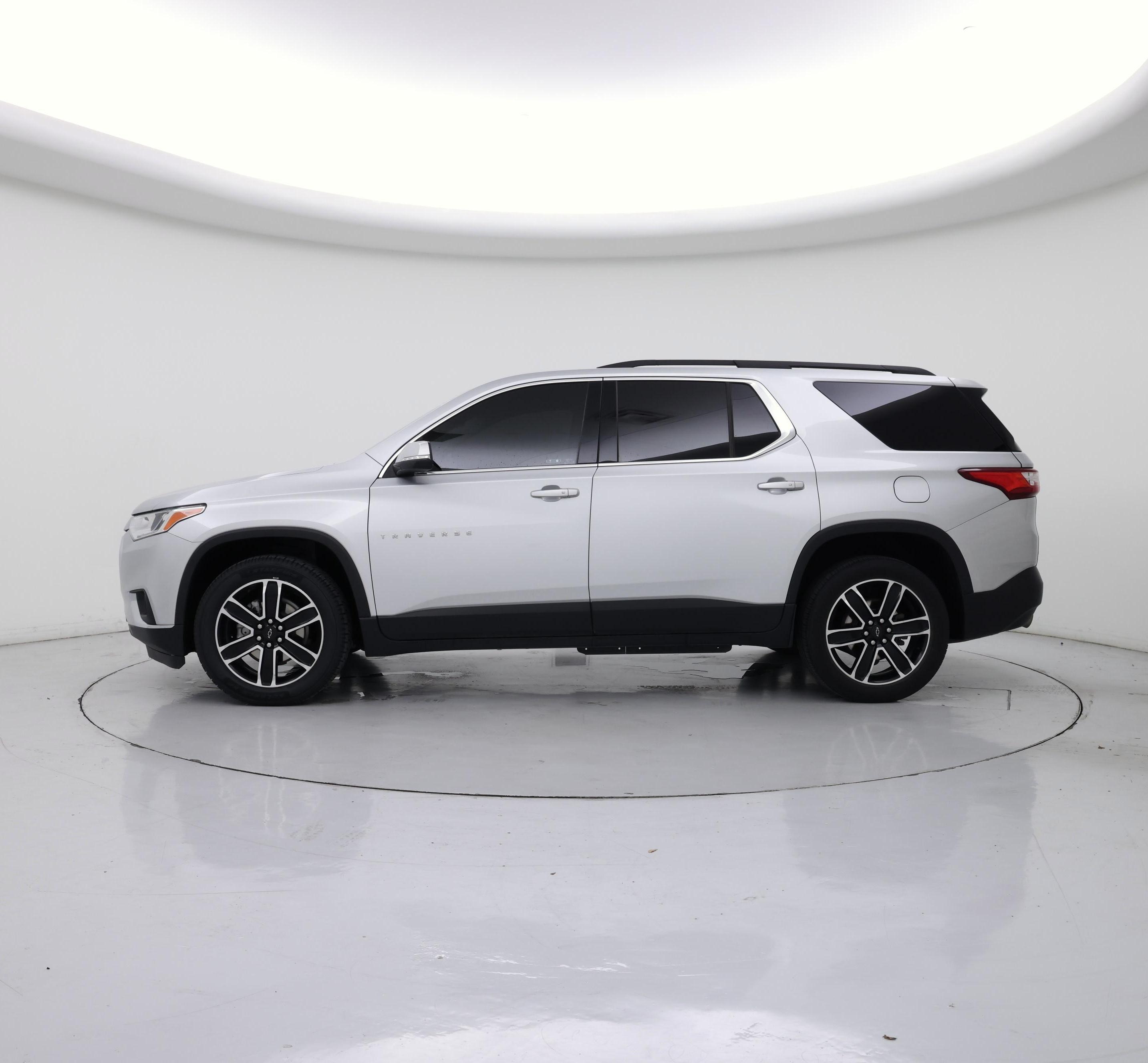 Thumbnail: 2021 Chevrolet Traverse - 3