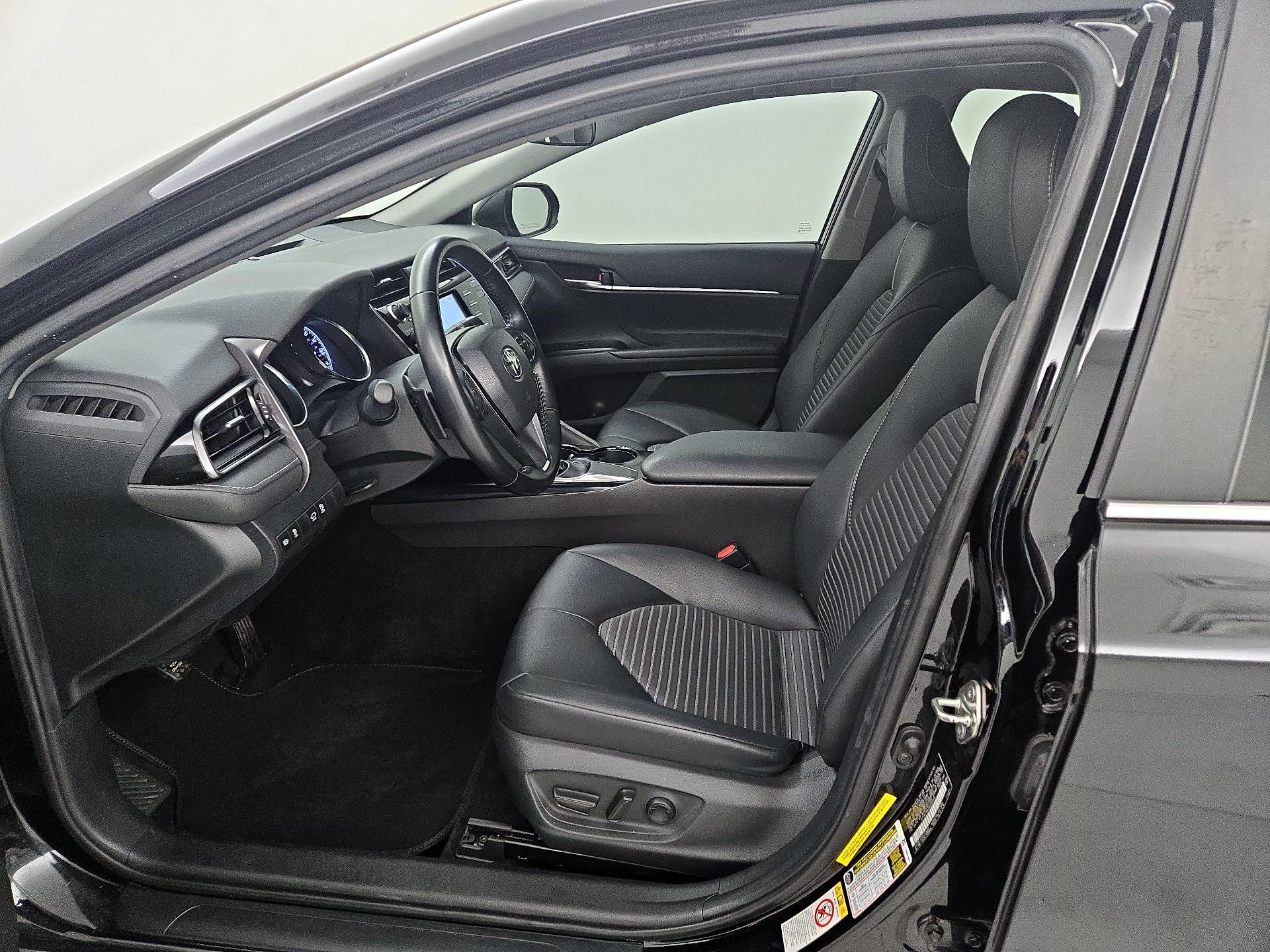 Thumbnail: 2019 Toyota Camry - 11