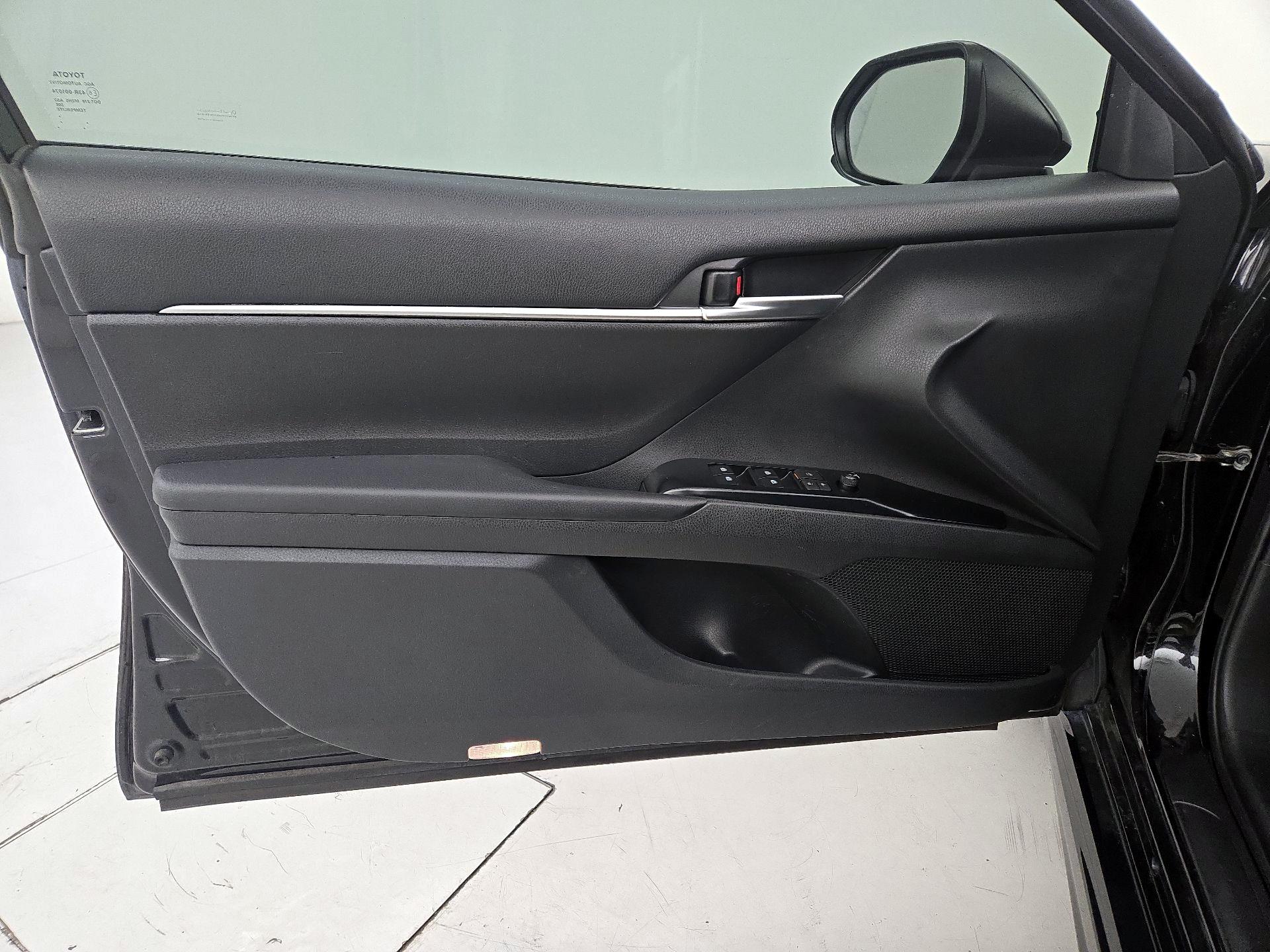 Thumbnail: 2019 Toyota Camry - 12