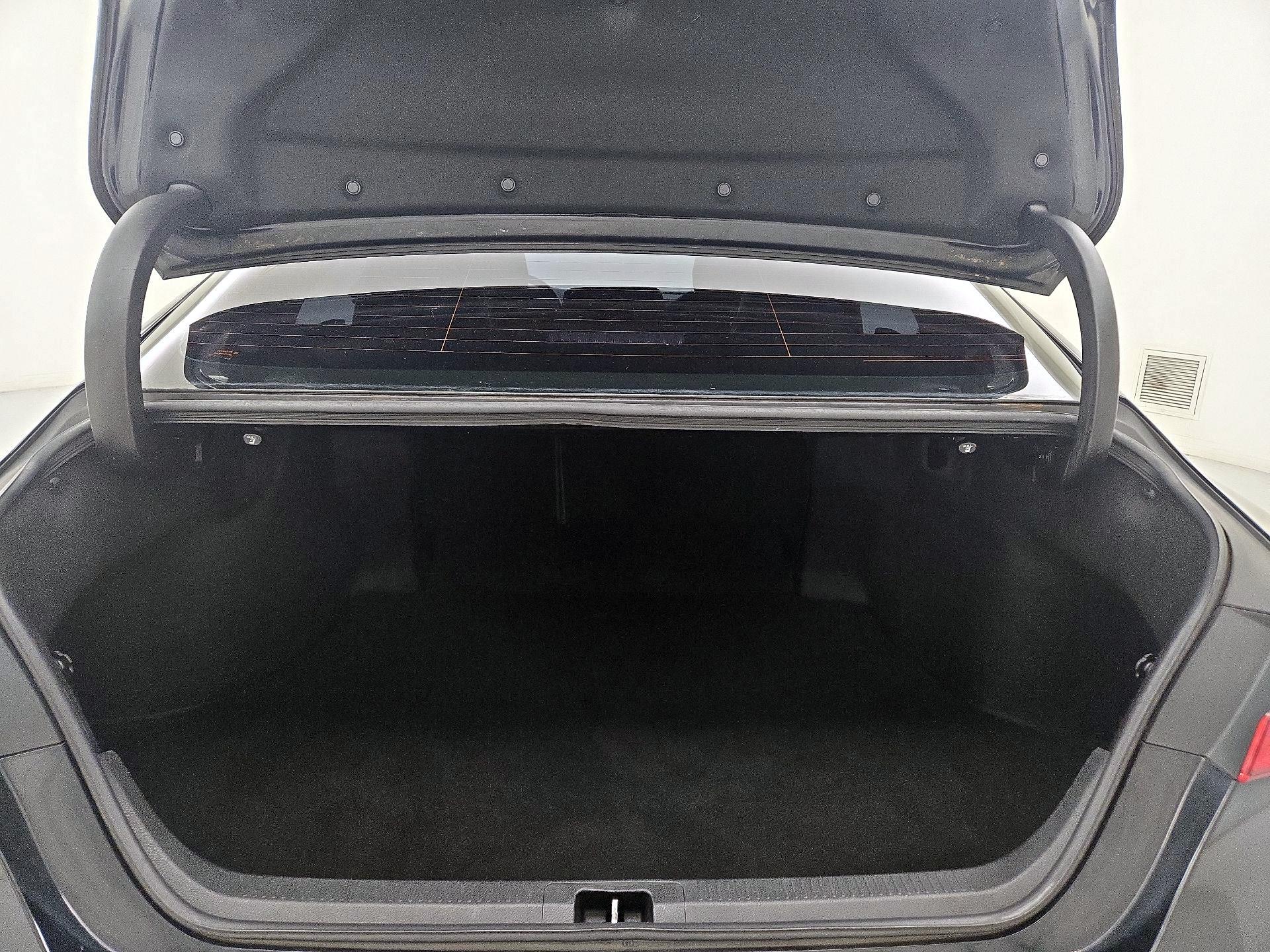 Thumbnail: 2019 Toyota Camry - 20