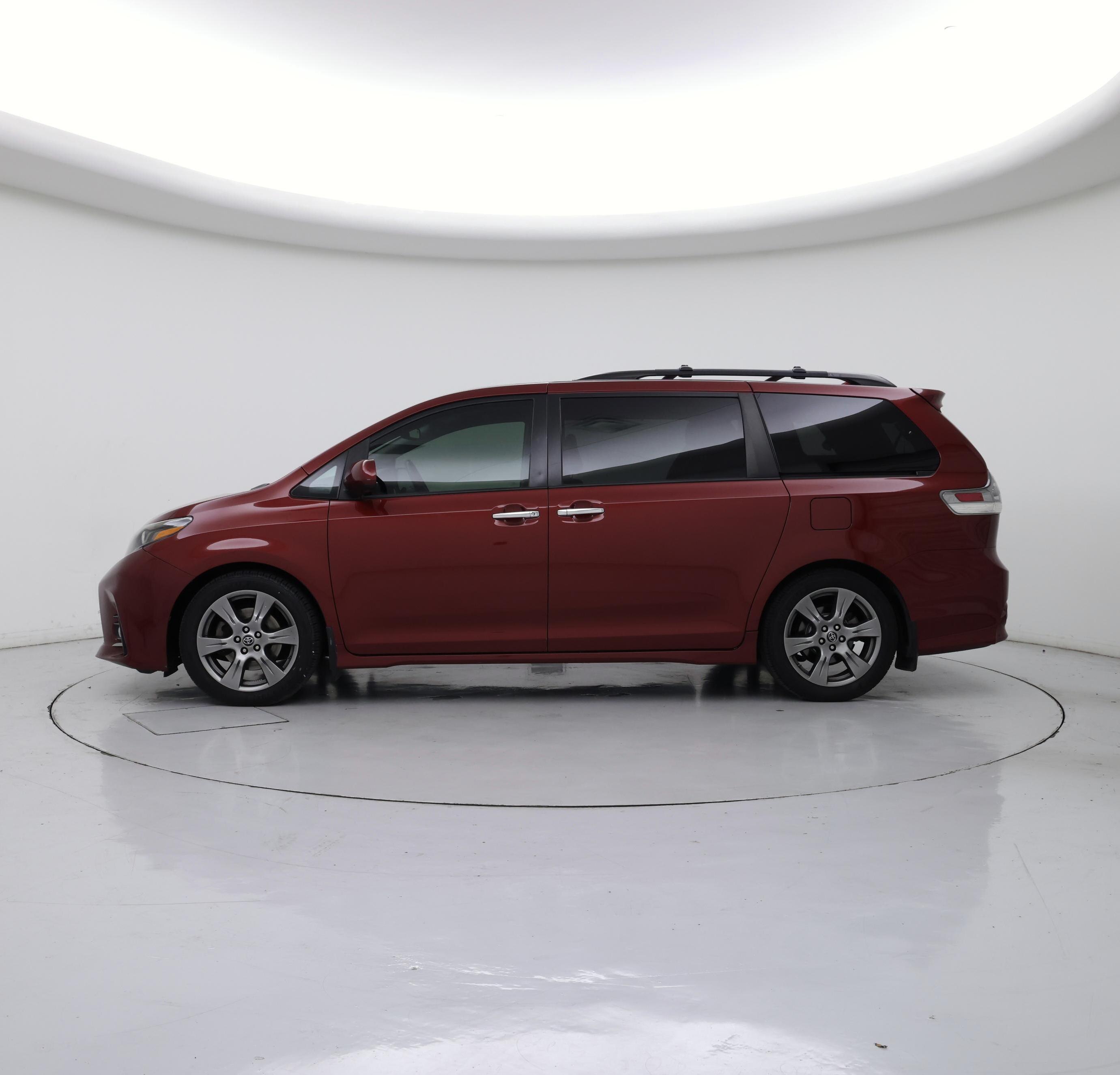 Thumbnail: 2019 Toyota Sienna - 3