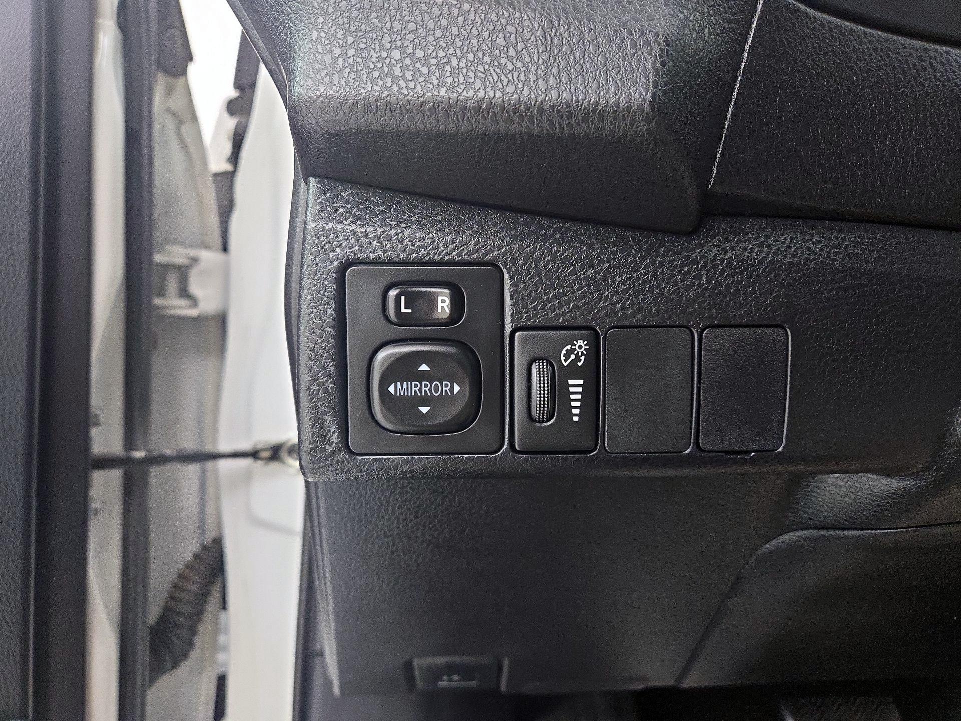 Thumbnail: 2015 Toyota Corolla - 13