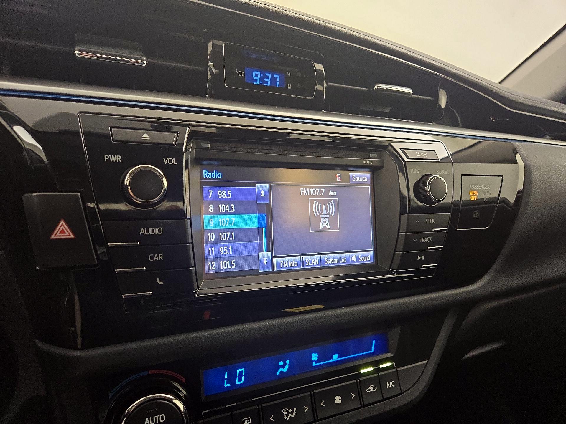 Thumbnail: 2015 Toyota Corolla - 15